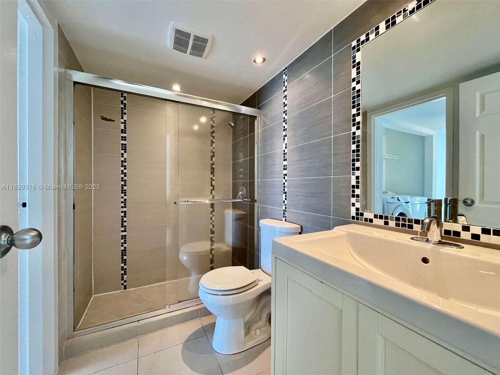 Grandview Palace at 7601 Treasure Dr, North Bay Village, FL 33141 - For Sale photo 11