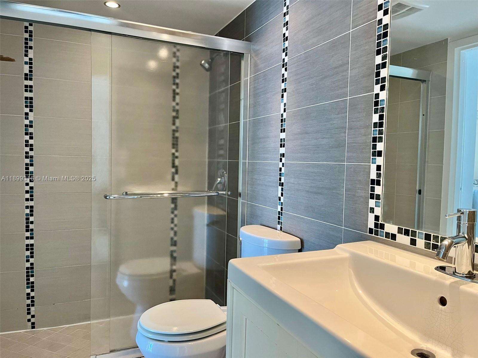 Grandview Palace at 7601 Treasure Dr, North Bay Village, FL 33141 - For Sale photo 13