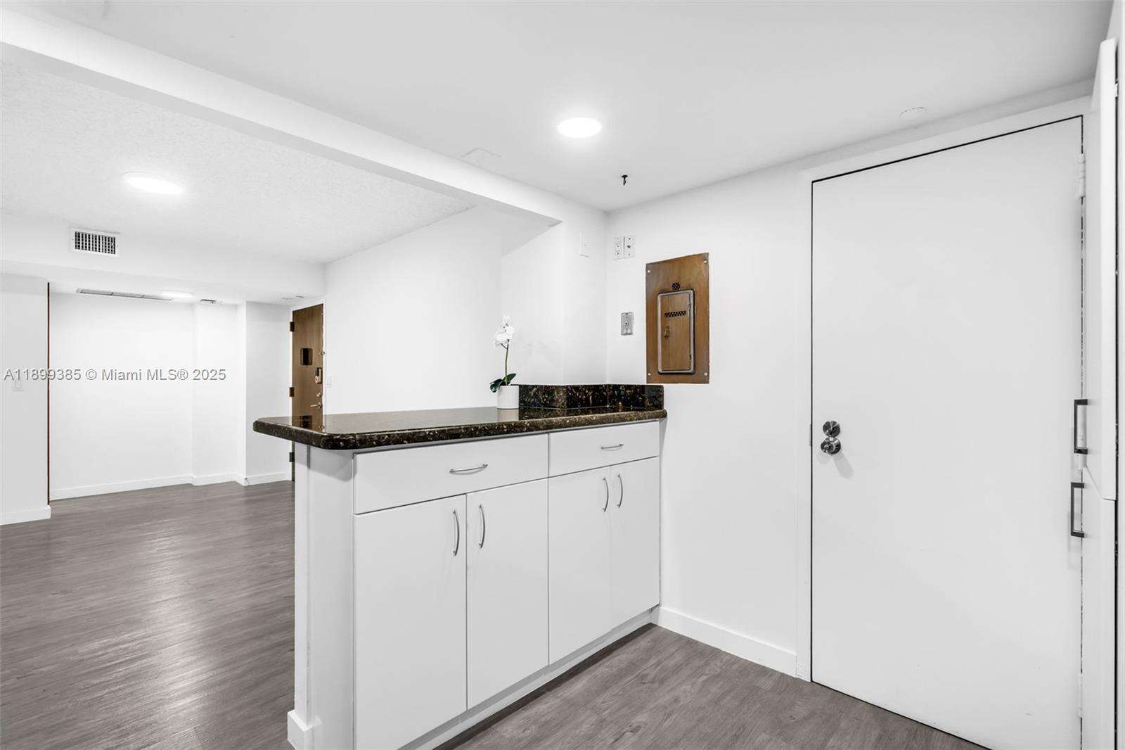 Brickell Bay Club at 2333 Brickell Ave, Miami, FL 33129 - For Sale photo 15