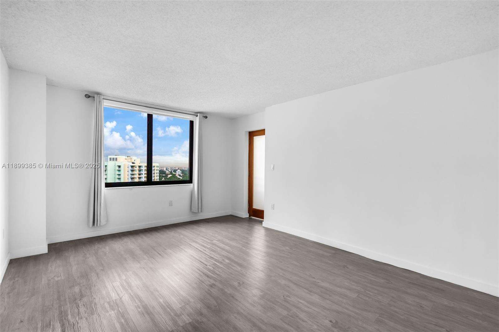 Brickell Bay Club at 2333 Brickell Ave, Miami, FL 33129 - For Sale photo 16