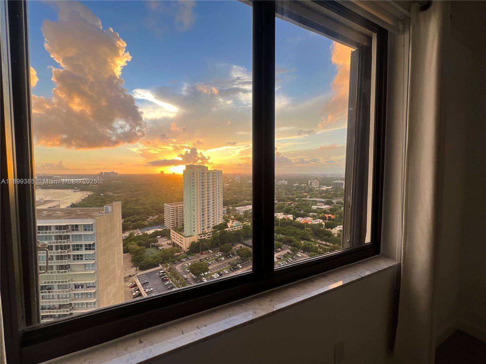 Brickell Bay Club at 2333 Brickell Ave, Miami, FL 33129 - For Sale photo 18