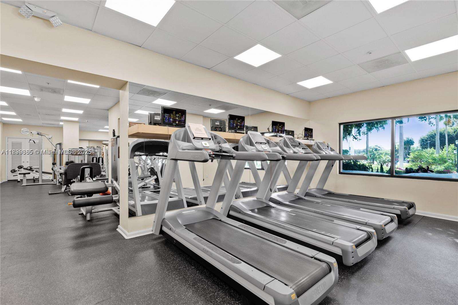 Brickell Bay Club at 2333 Brickell Ave, Miami, FL 33129 - For Sale photo 28