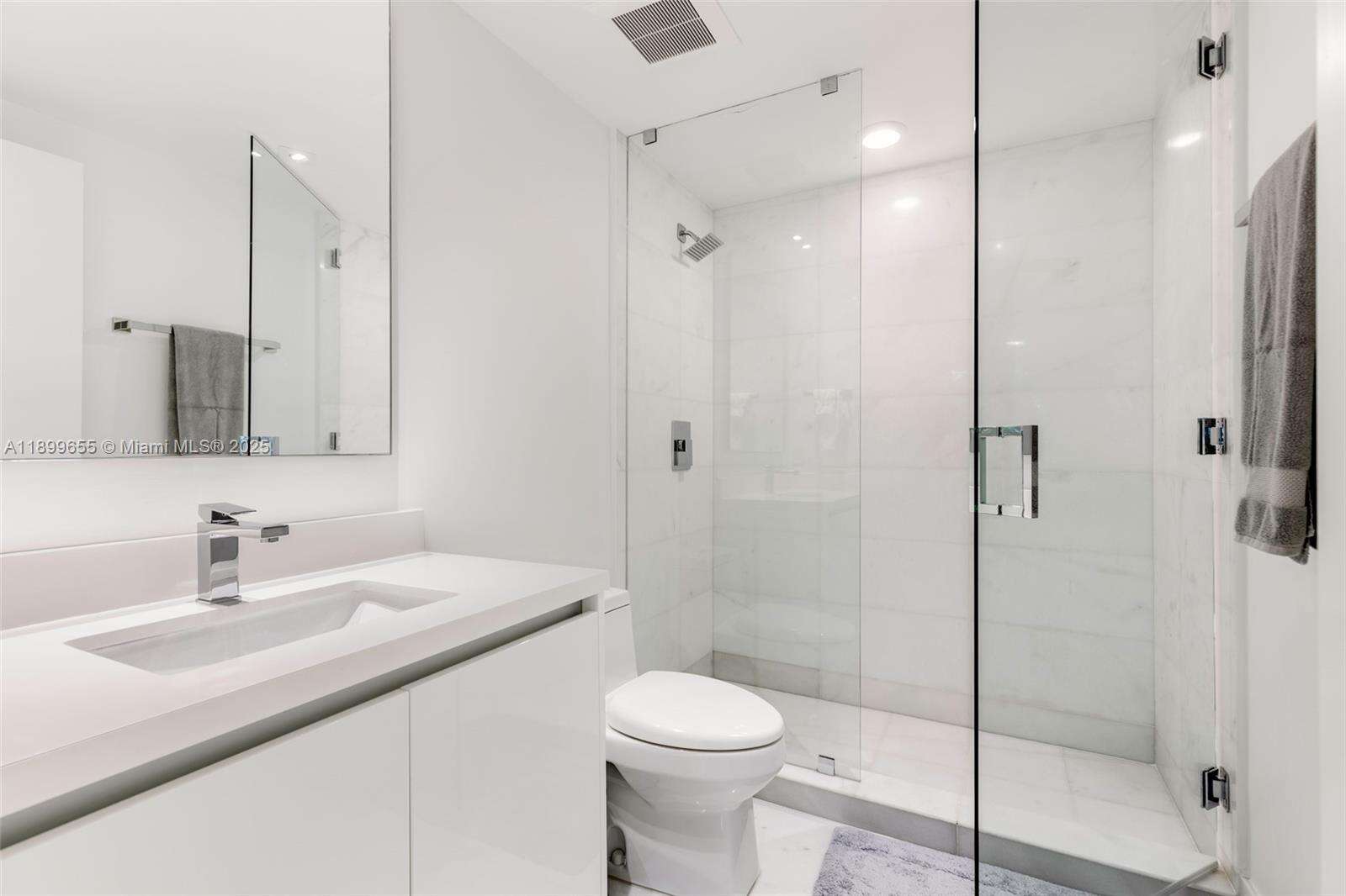 ONE OCEAN - 1 Collins Ave, Miami Beach, FL 33139 | Picture 40