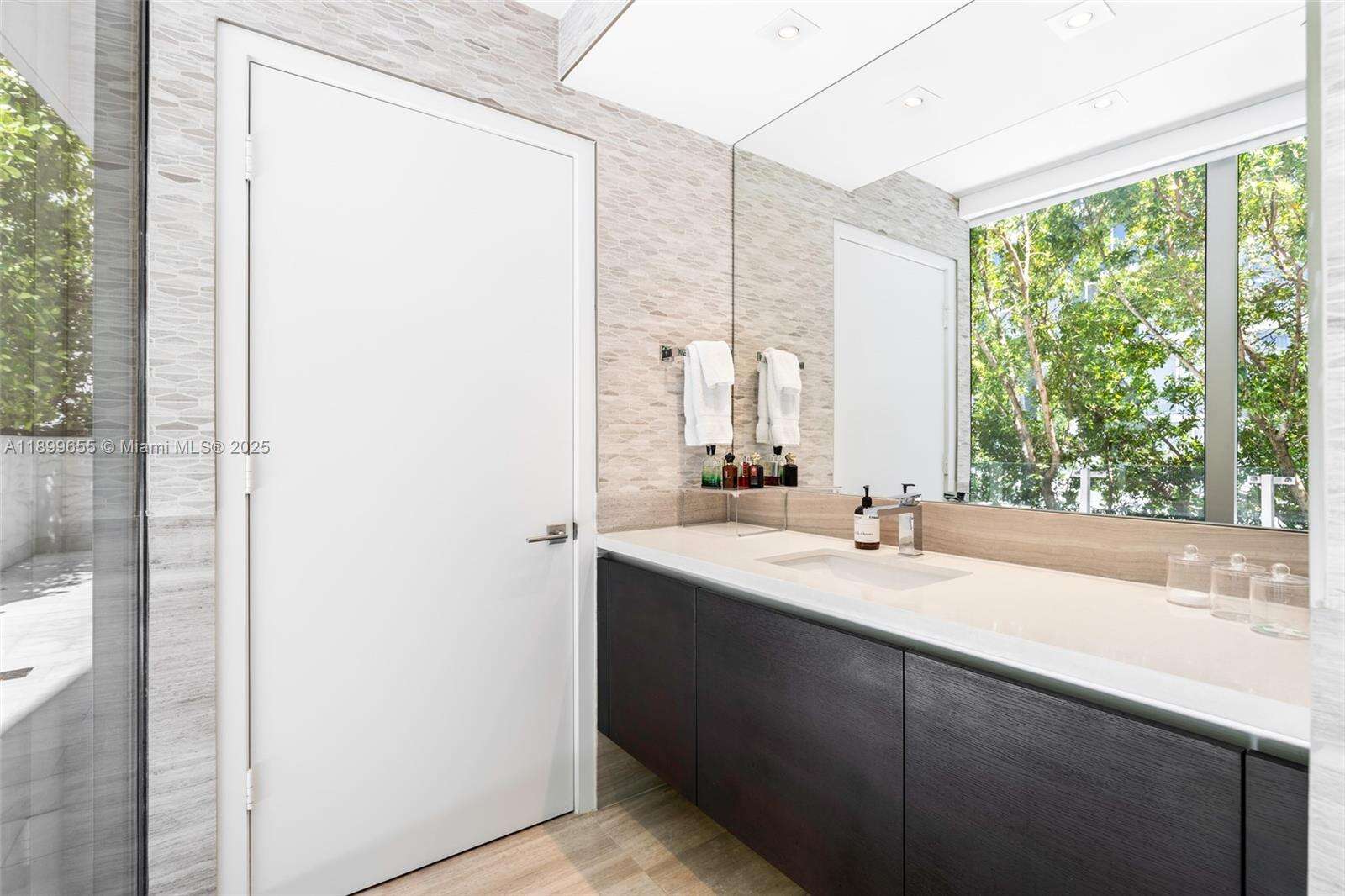 ONE OCEAN - 1 Collins Ave, Miami Beach, FL 33139 | Picture 41