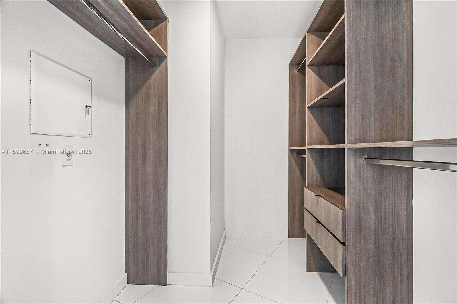 Paramount Miami Worldcenter at 851 1st Ave, Miami, FL 33132 - For Sale photo 15