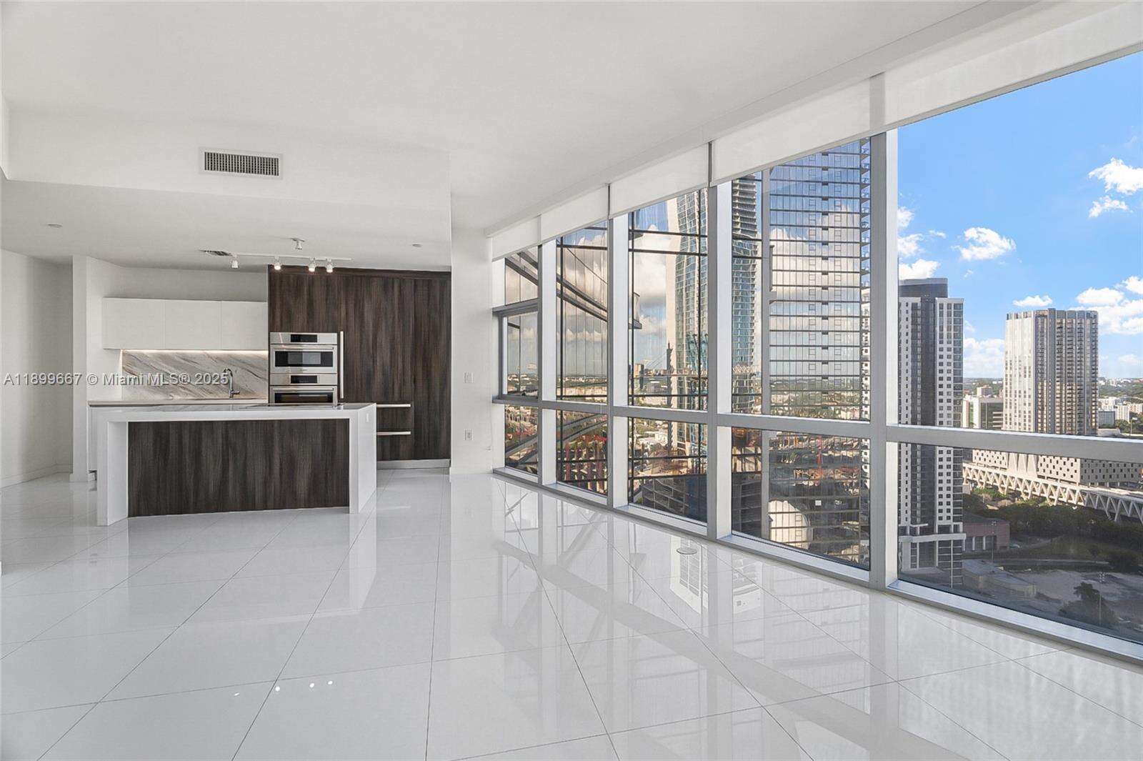 Paramount Miami Worldcenter at 851 1st Ave, Miami, FL 33132 - For Sale photo 4