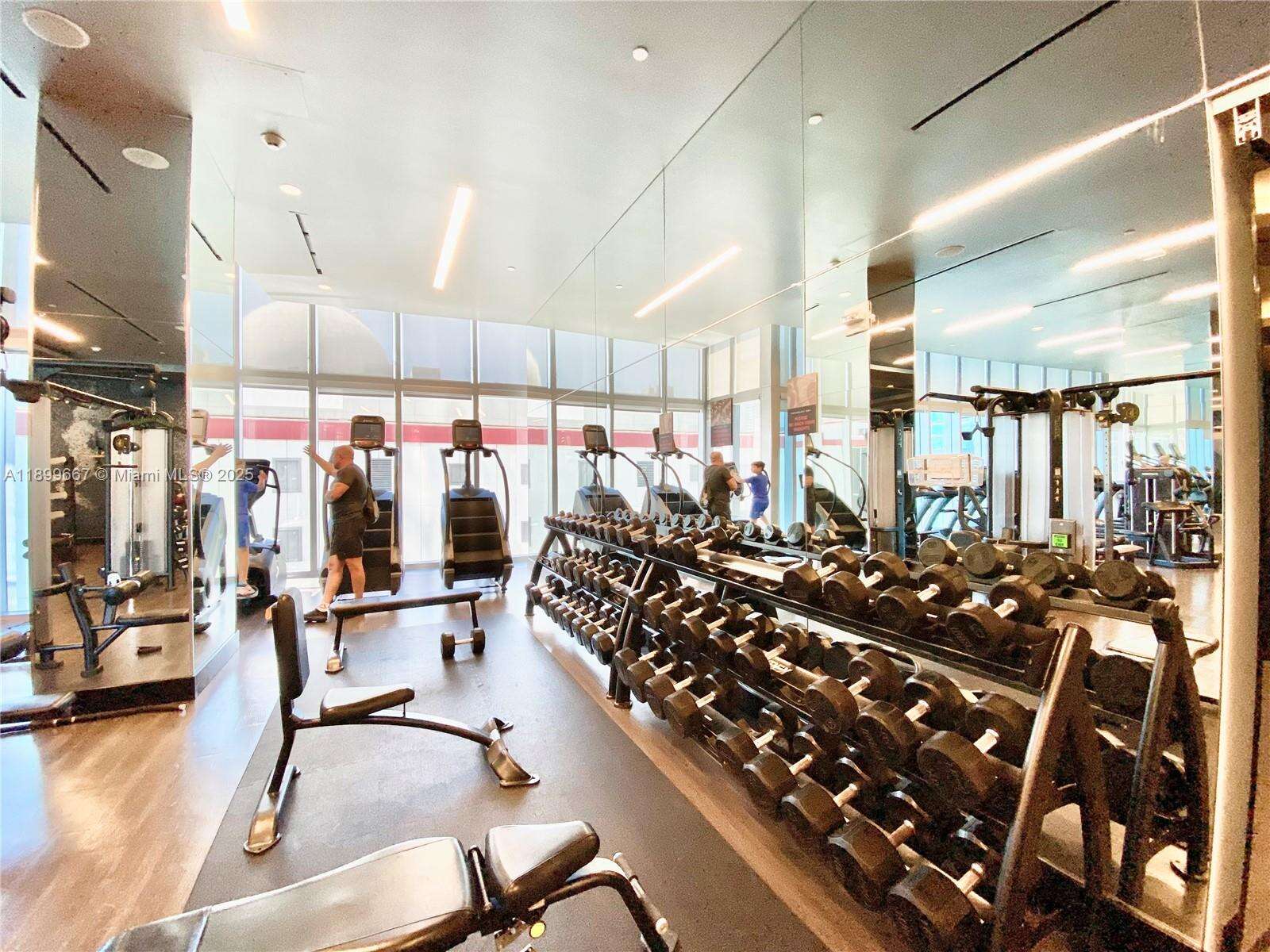 Paramount Miami Worldcenter at 851 1st Ave, Miami, FL 33132 - For Sale photo 35