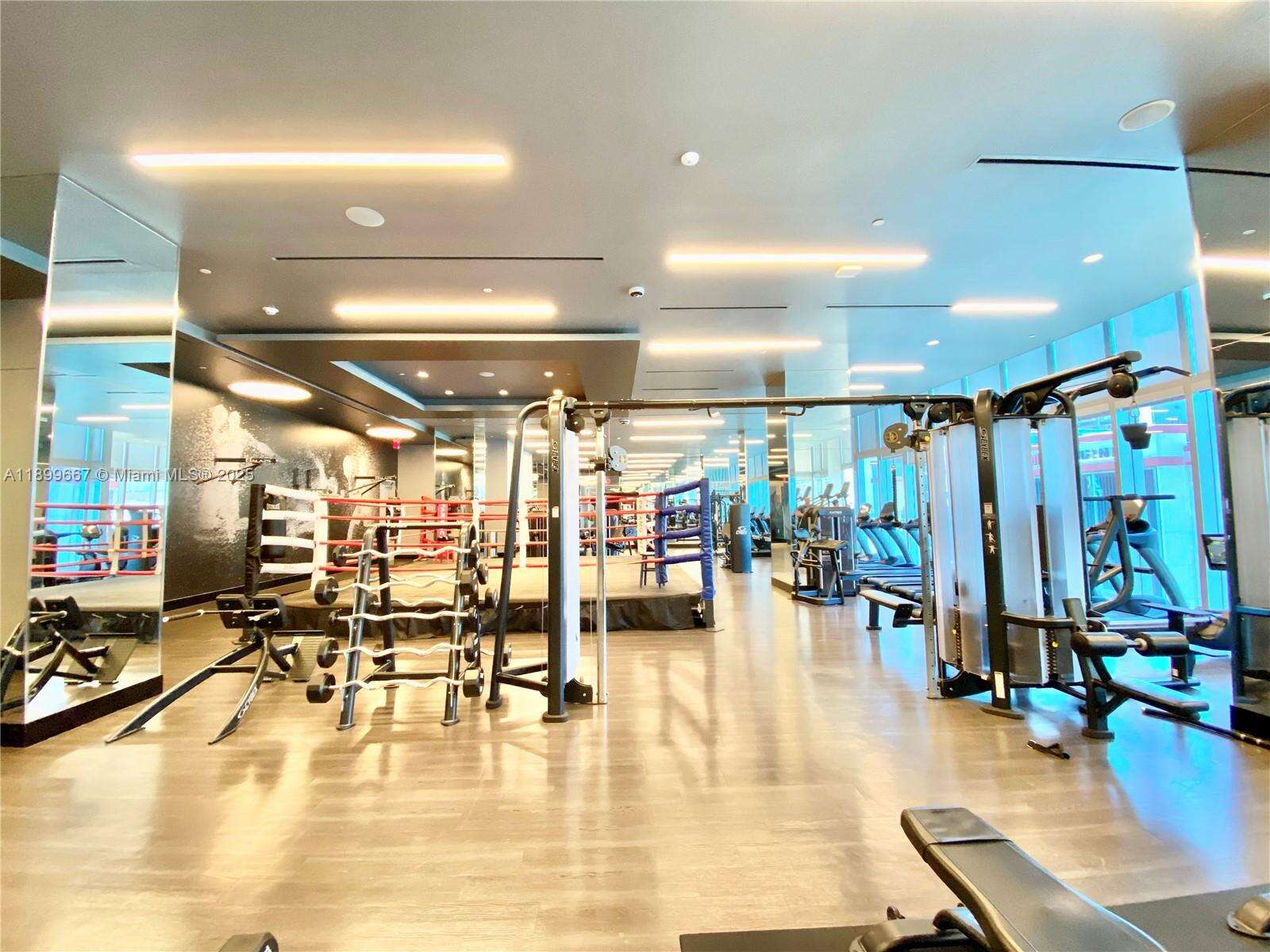 Paramount Miami Worldcenter at 851 1st Ave, Miami, FL 33132 - For Sale photo 36