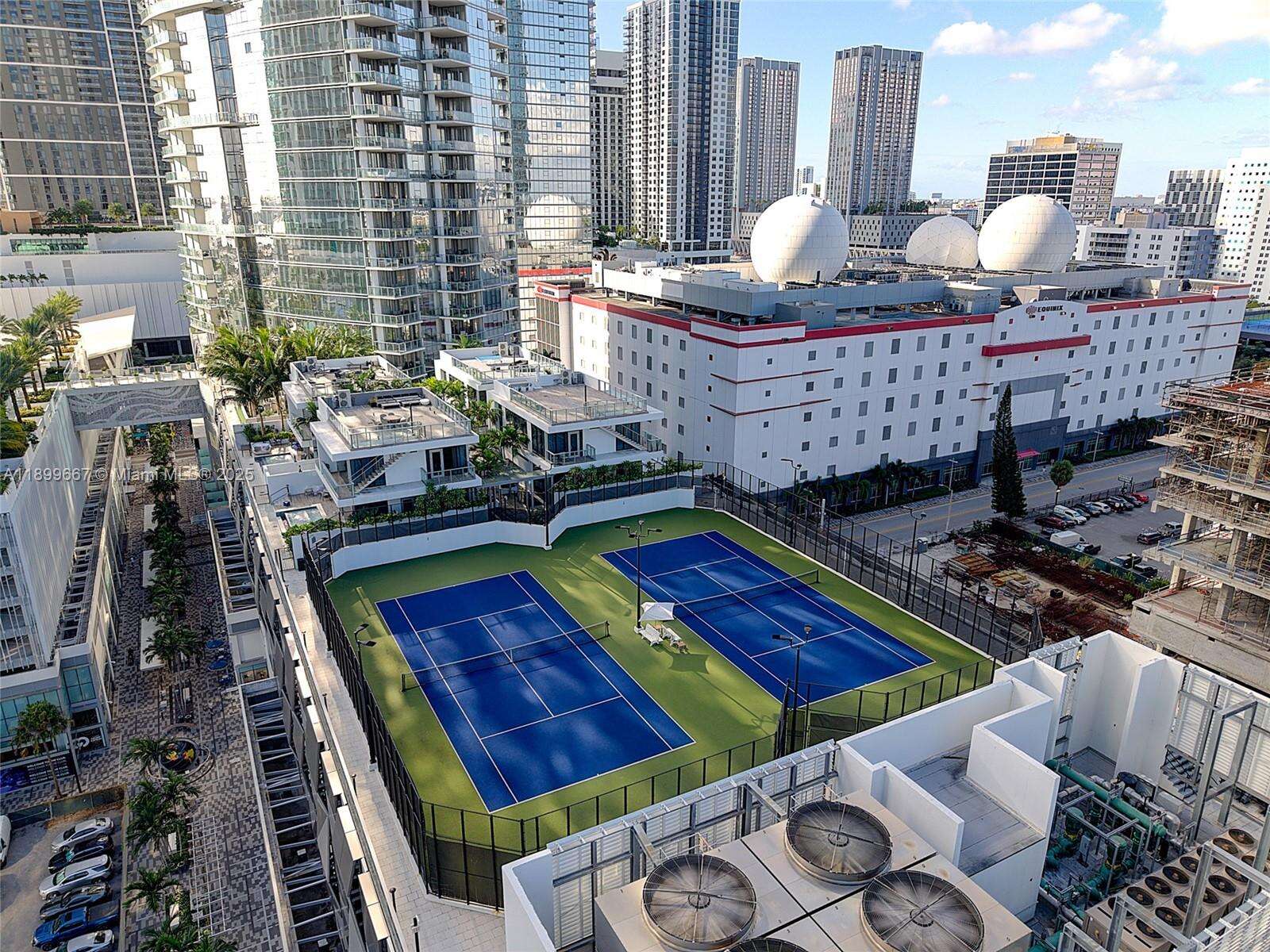Paramount Miami Worldcenter at 851 1st Ave, Miami, FL 33132 - For Sale photo 51