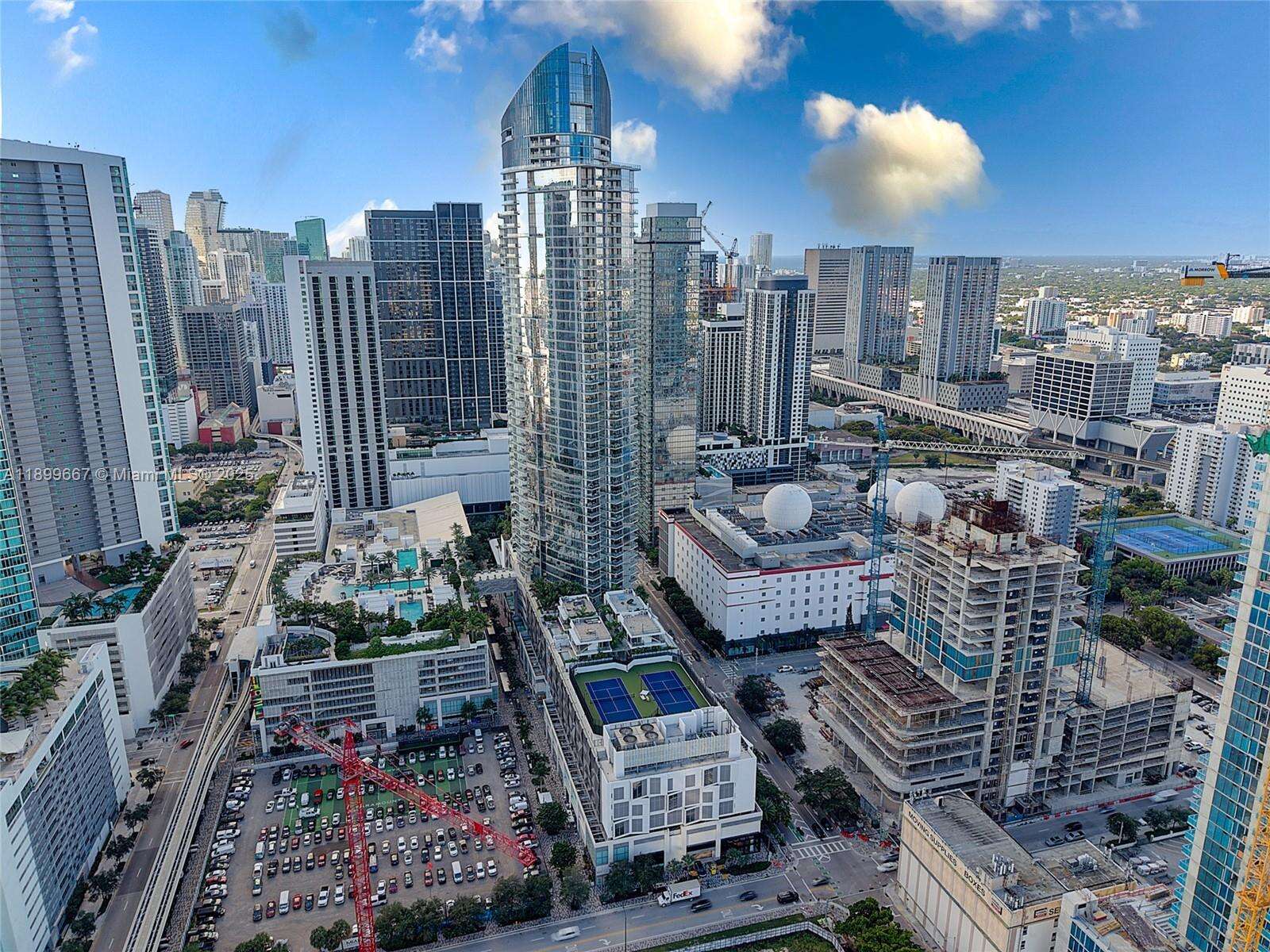 Paramount Miami Worldcenter at 851 1st Ave, Miami, FL 33132 - For Sale photo 52