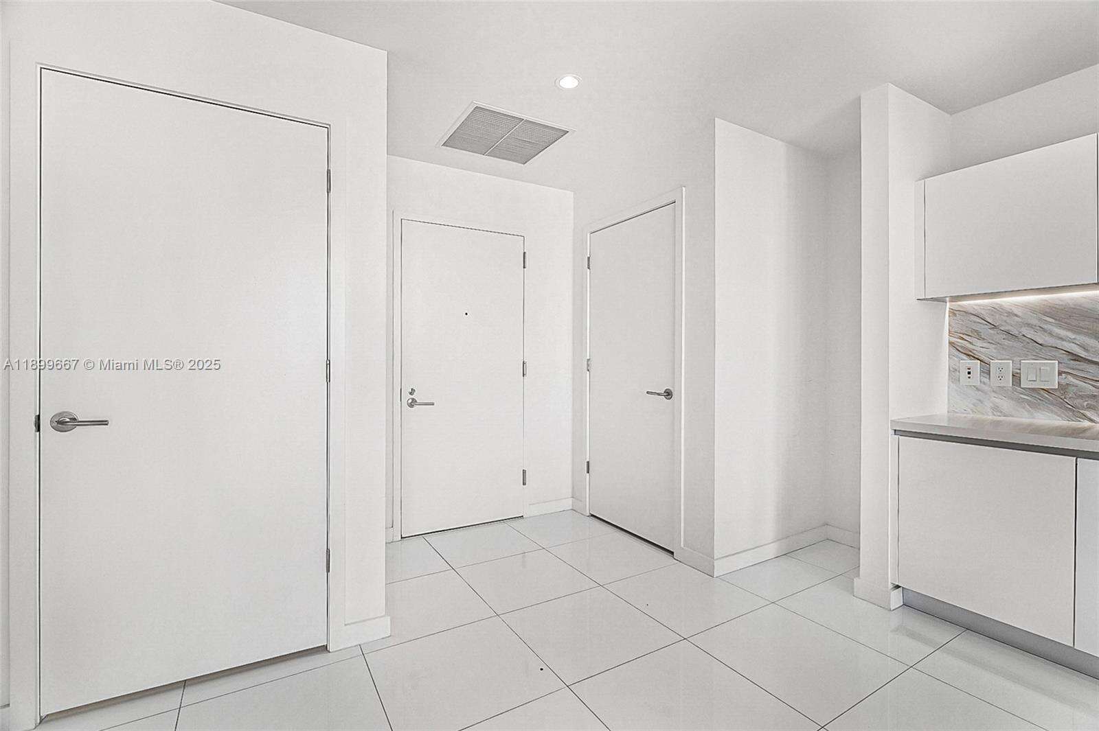 Paramount Miami Worldcenter at 851 1st Ave, Miami, FL 33132 - For Sale photo 9