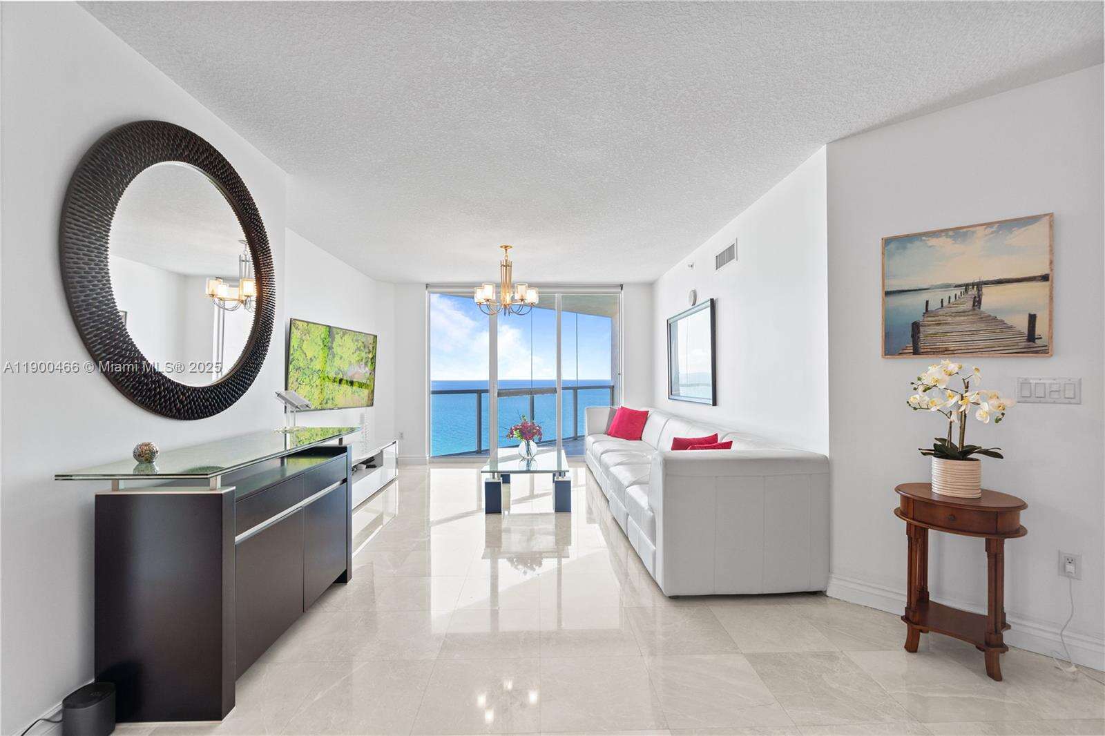 LA PERLA - 16699 Collins Ave, Sunny Isles Beach, FL 33160 | Picture 2