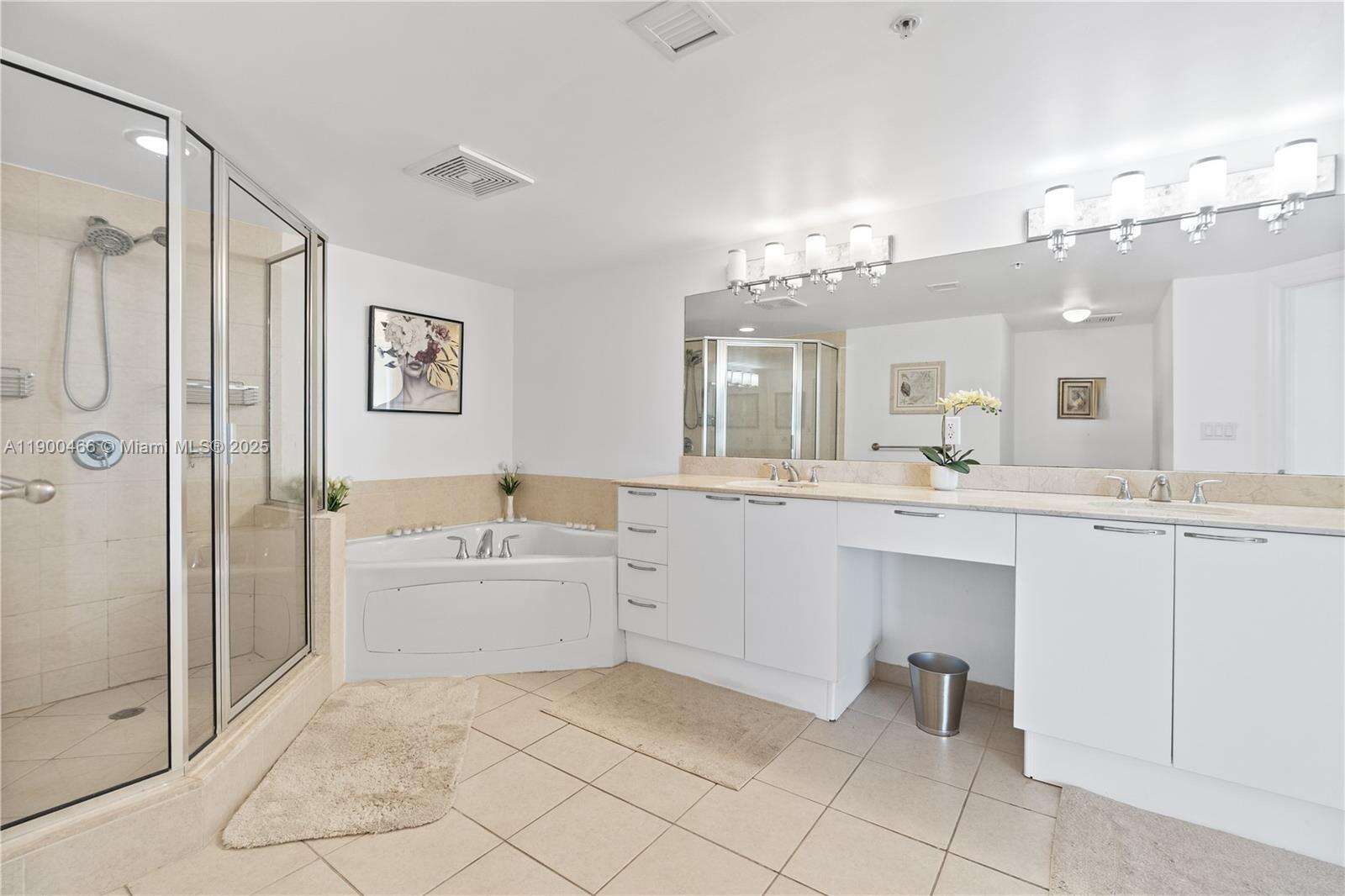 LA PERLA - 16699 Collins Ave, Sunny Isles Beach, FL 33160 | Picture 11