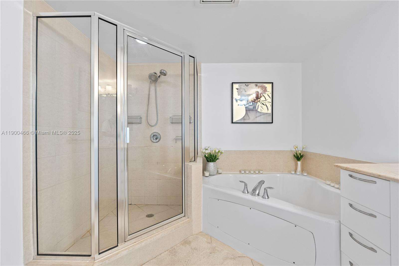 LA PERLA - 16699 Collins Ave, Sunny Isles Beach, FL 33160 | Picture 12