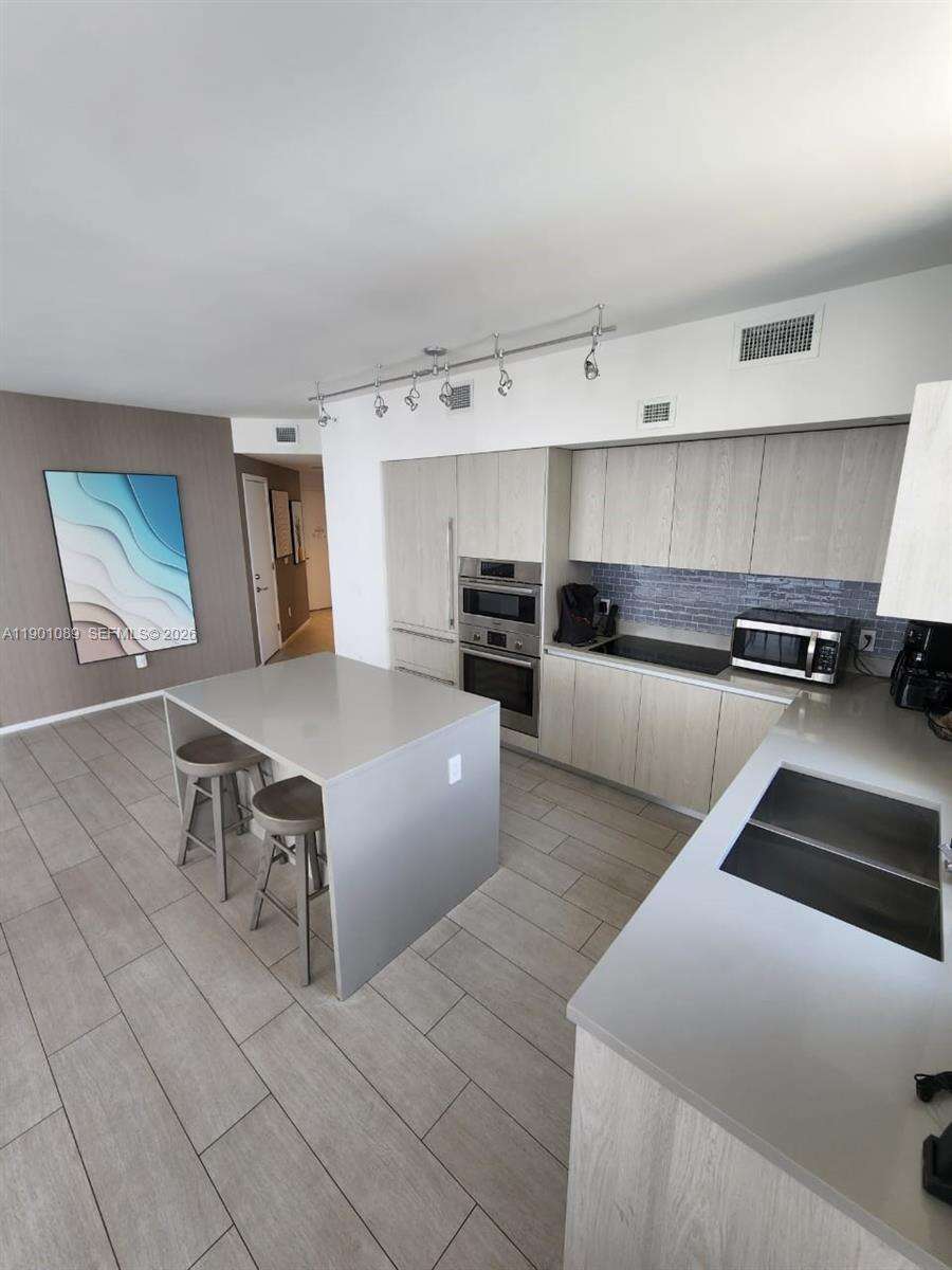 Hyde Beach House at 4010 Ocean Dr, Hollywood, FL 33019 - For Sale photo 5