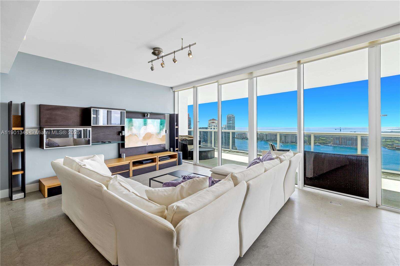 MURANO GRANDE AT PORTOFINO - 400 Alton Rd, Miami Beach, FL 33139 | Picture 2