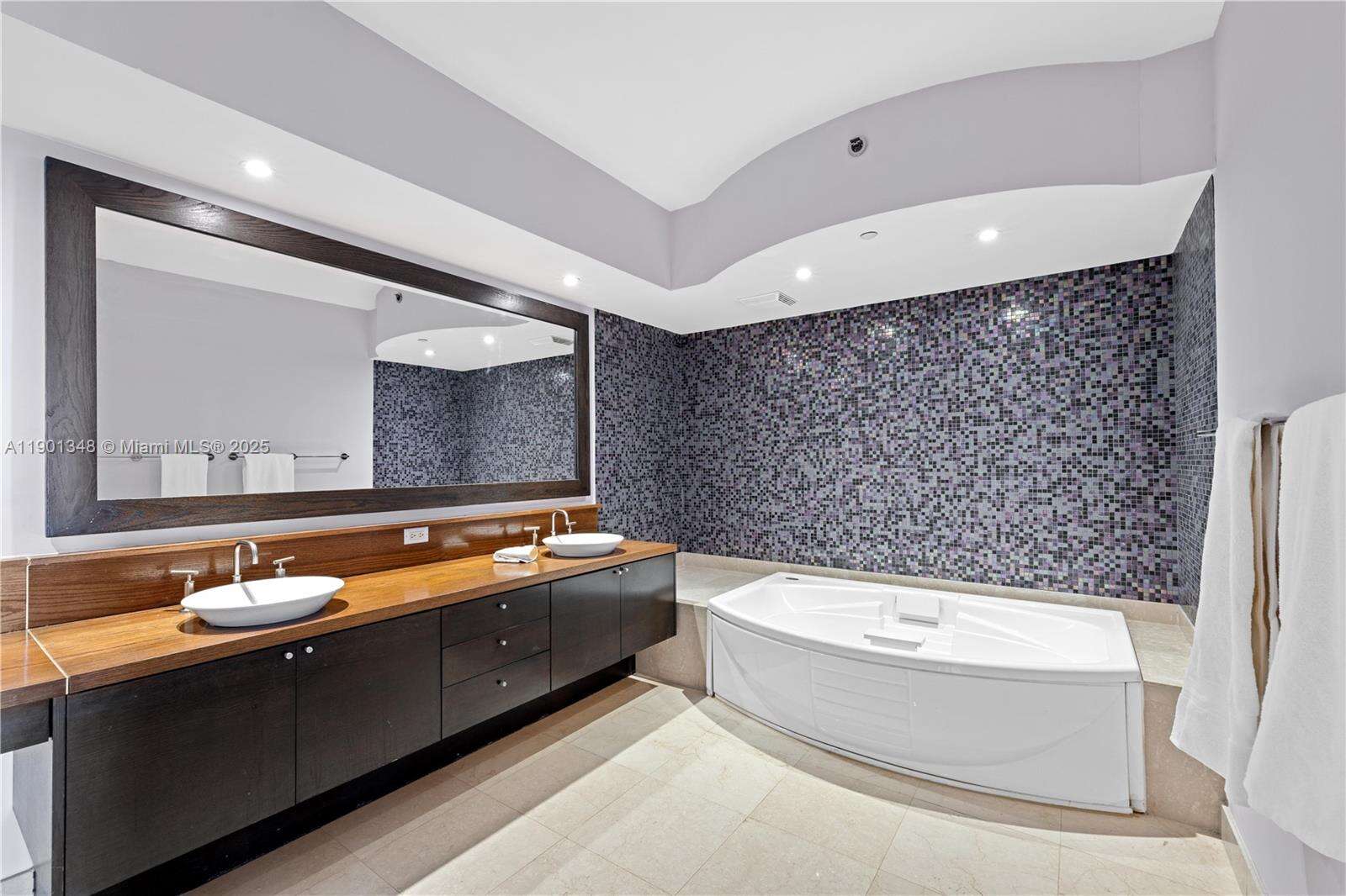 MURANO GRANDE AT PORTOFINO - 400 Alton Rd, Miami Beach, FL 33139 | Picture 15