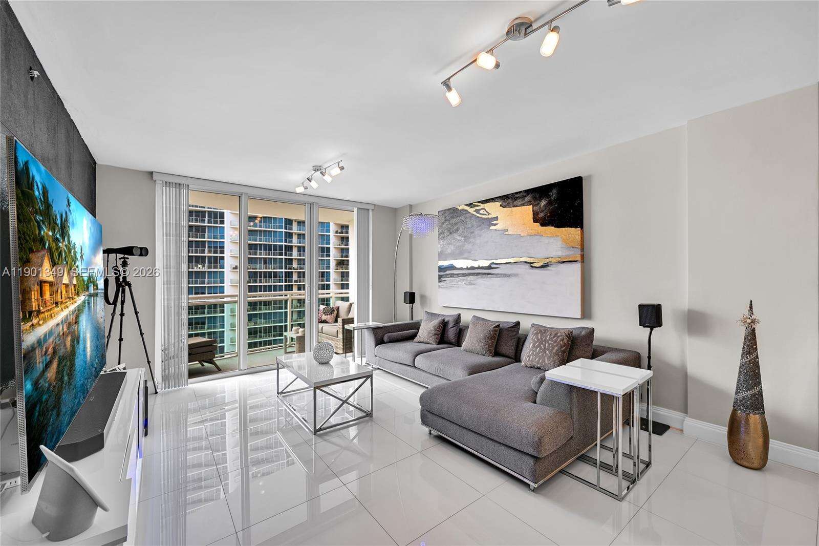 The Residences at 3001 Ocean Dr, Hollywood, FL 33019 - For Sale photo 3