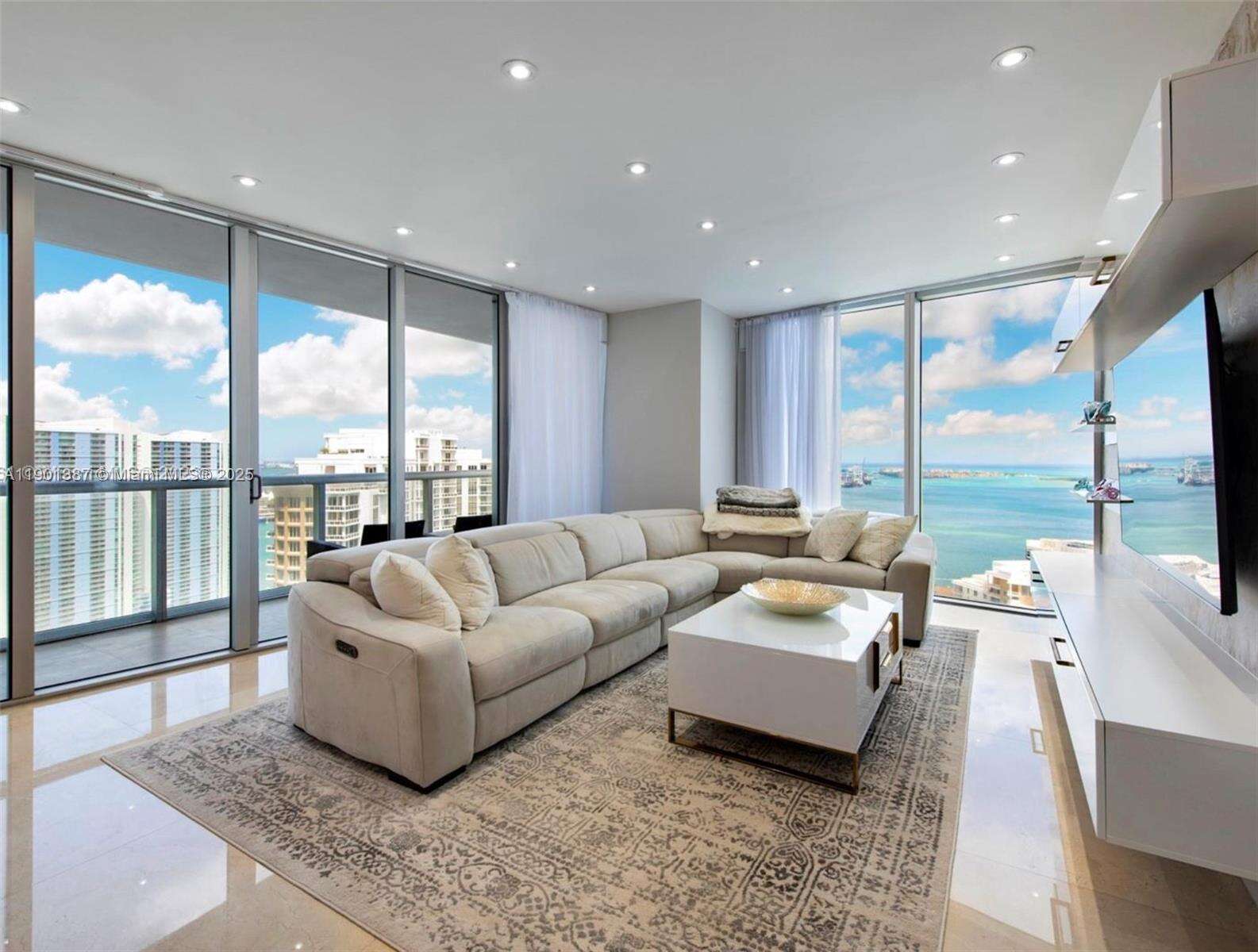 ICON BRICKELL NO TWO - 495 Brickell Ave, Miami, FL 33131 | Picture 3