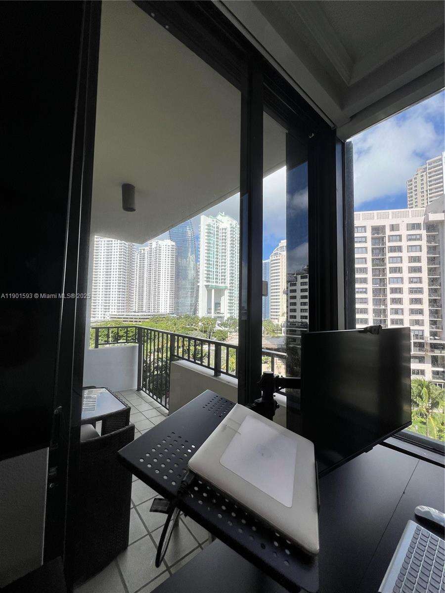 Brickell Key 1 at 520 Brickell Key Dr, Miami, FL 33131 - For Sale photo 17