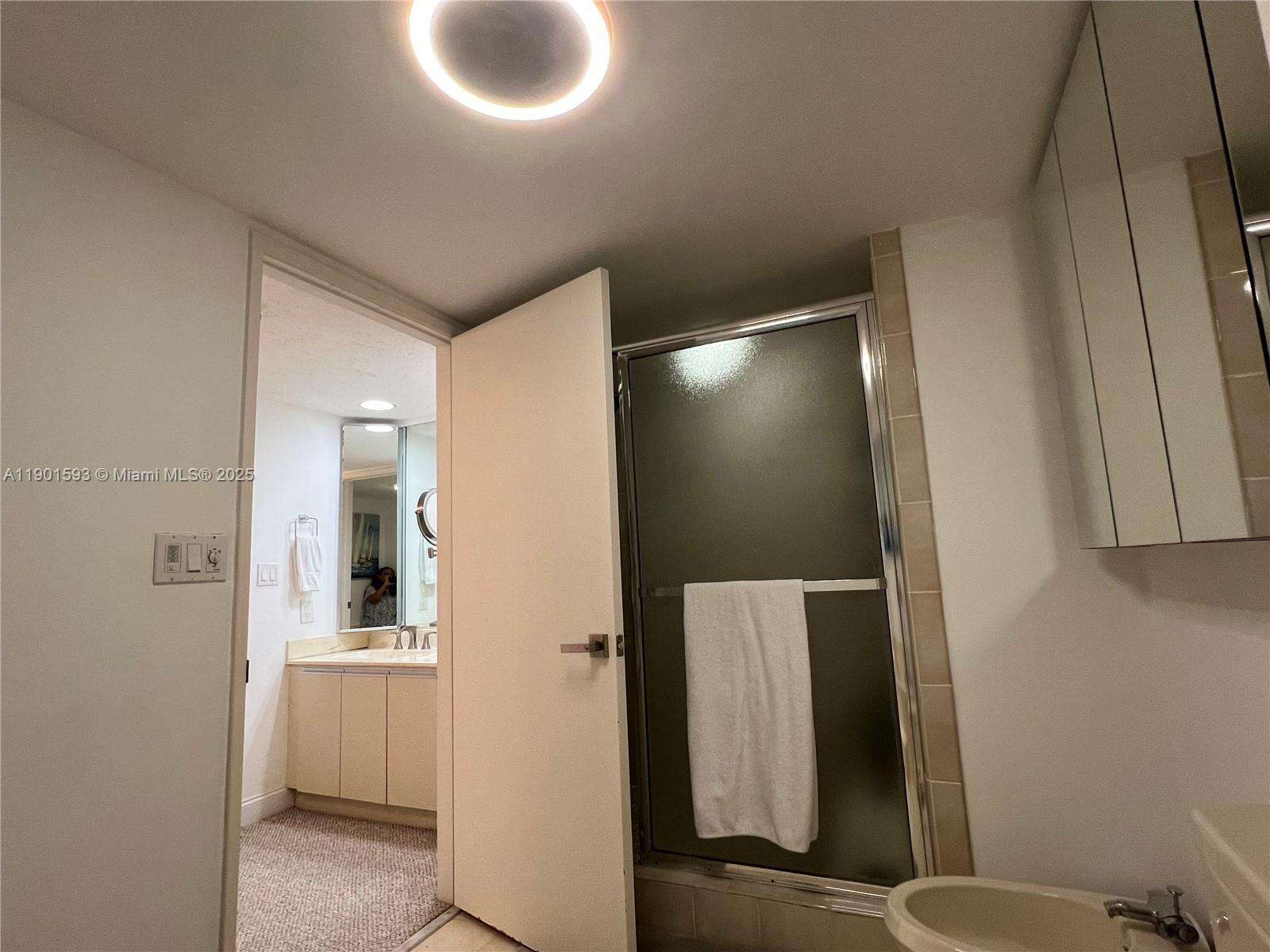 Brickell Key 1 at 520 Brickell Key Dr, Miami, FL 33131 - For Sale photo 21
