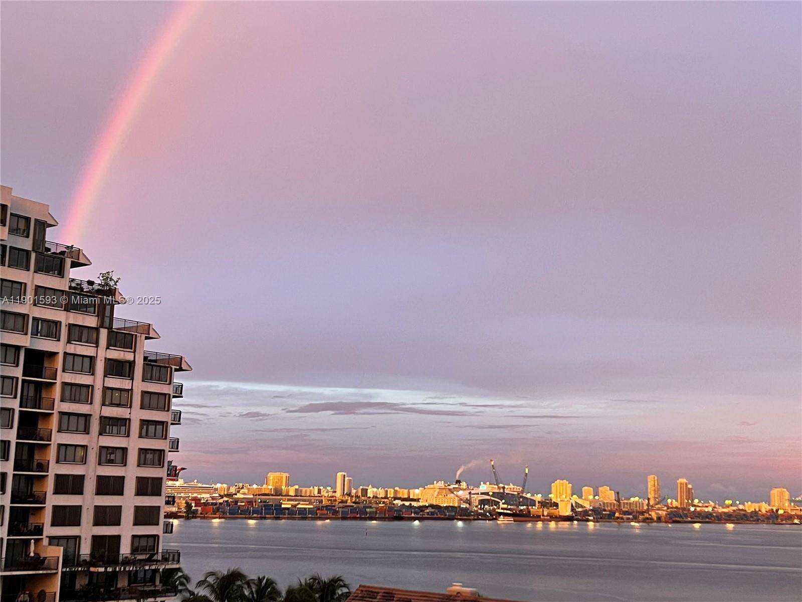 Brickell Key 1 at 520 Brickell Key Dr, Miami, FL 33131 - For Sale photo 43