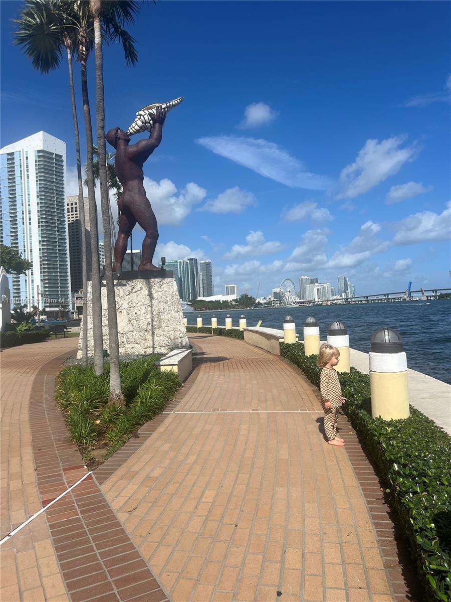 Brickell Key 1 at 520 Brickell Key Dr, Miami, FL 33131 - For Sale photo 49