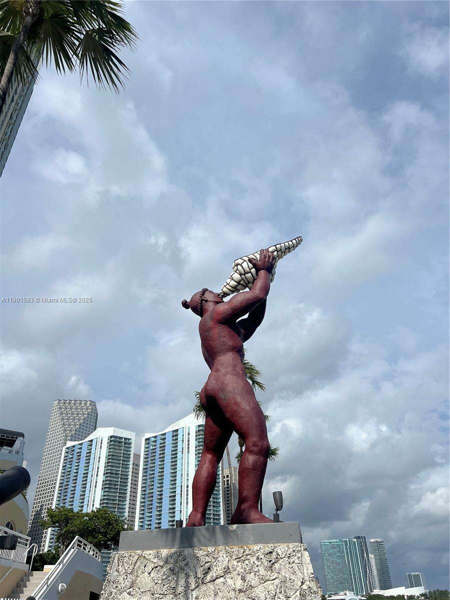 Brickell Key 1 at 520 Brickell Key Dr, Miami, FL 33131 - For Sale photo 51