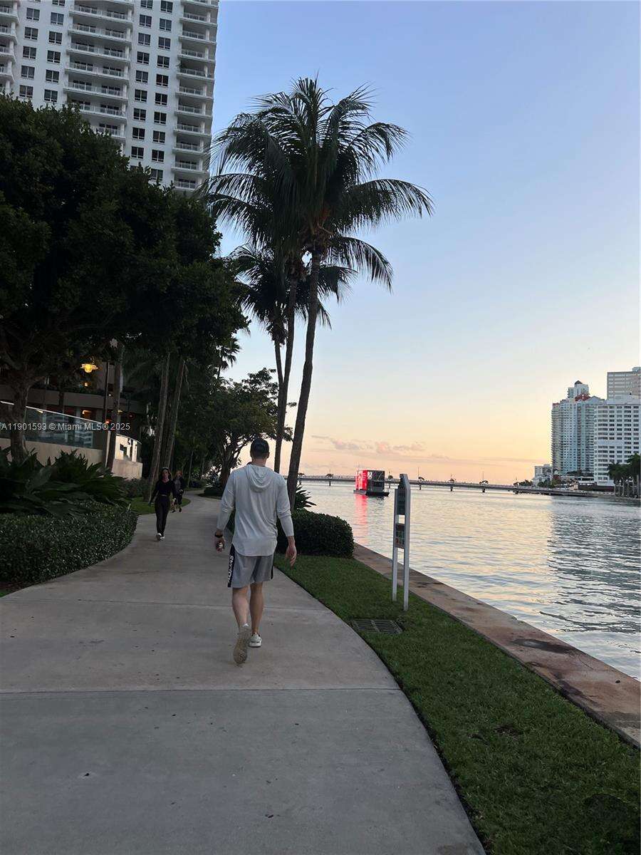 Brickell Key 1 at 520 Brickell Key Dr, Miami, FL 33131 - For Sale photo 55
