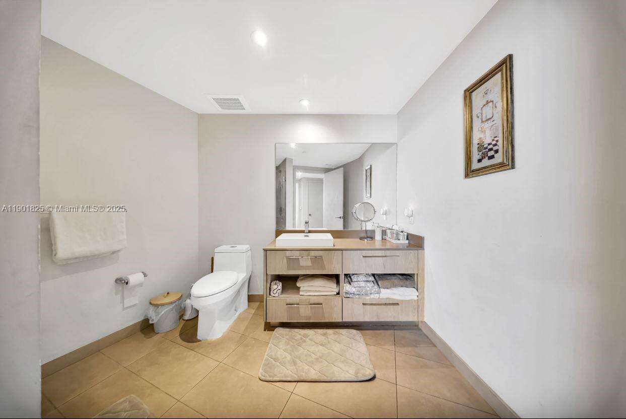 Hyde Resort at 4111 Ocean Dr, Hollywood, FL 33019 - For Sale photo 17
