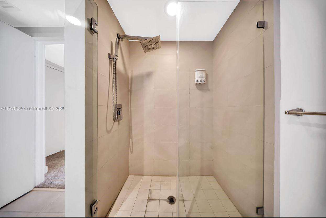 Hyde Resort at 4111 Ocean Dr, Hollywood, FL 33019 - For Sale photo 19