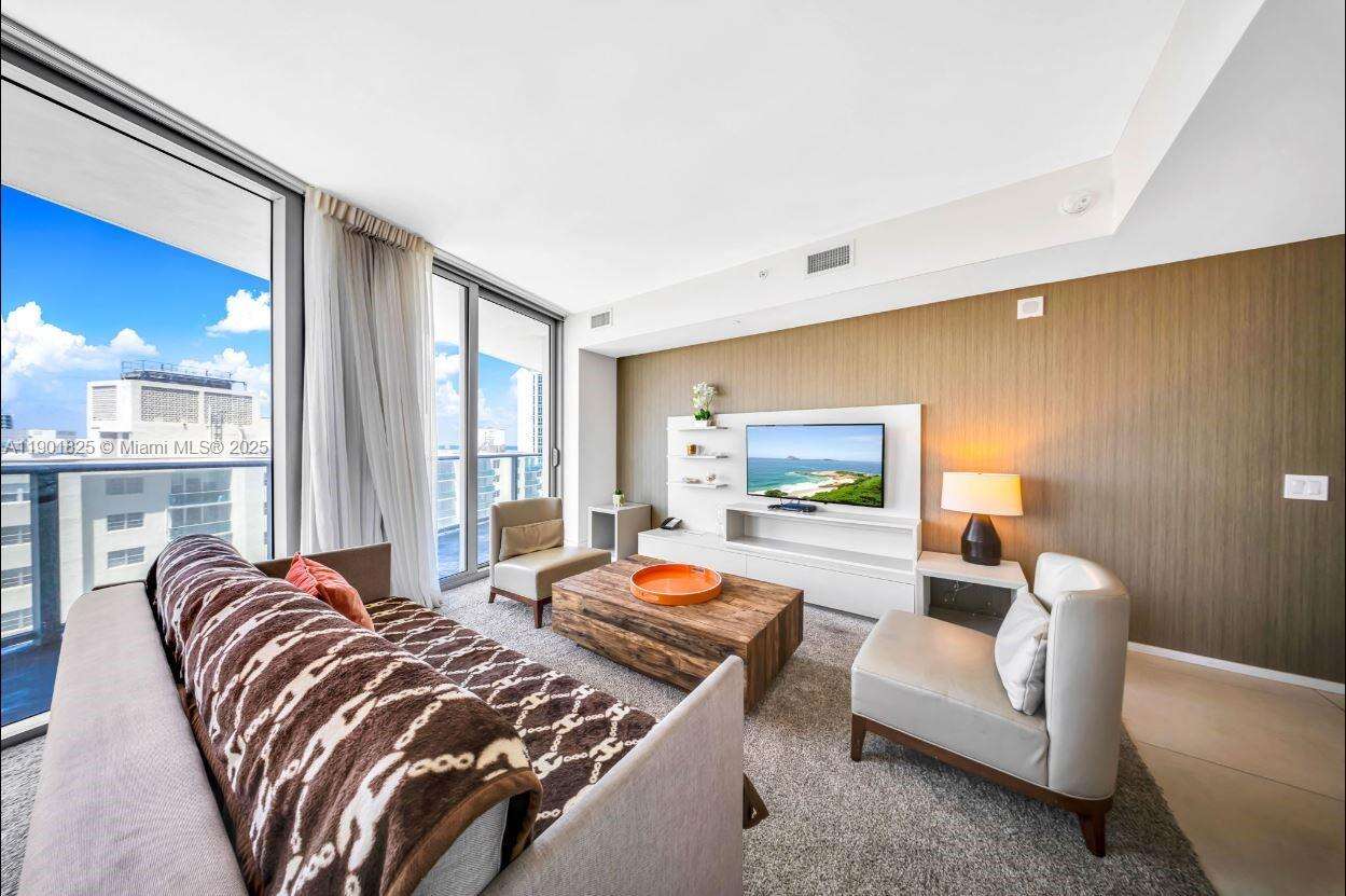 Hyde Resort at 4111 Ocean Dr, Hollywood, FL 33019 - For Sale photo 3