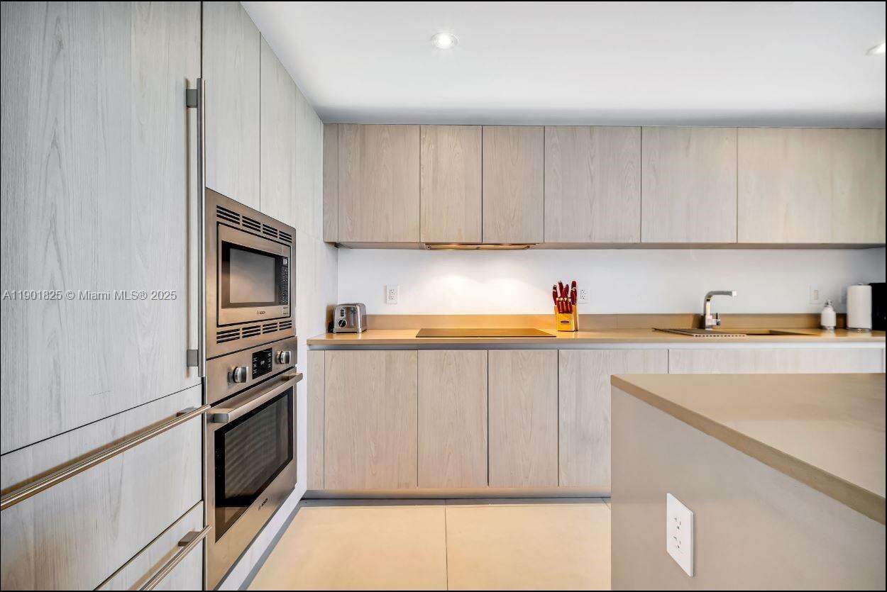 Hyde Resort at 4111 Ocean Dr, Hollywood, FL 33019 - For Sale photo 4