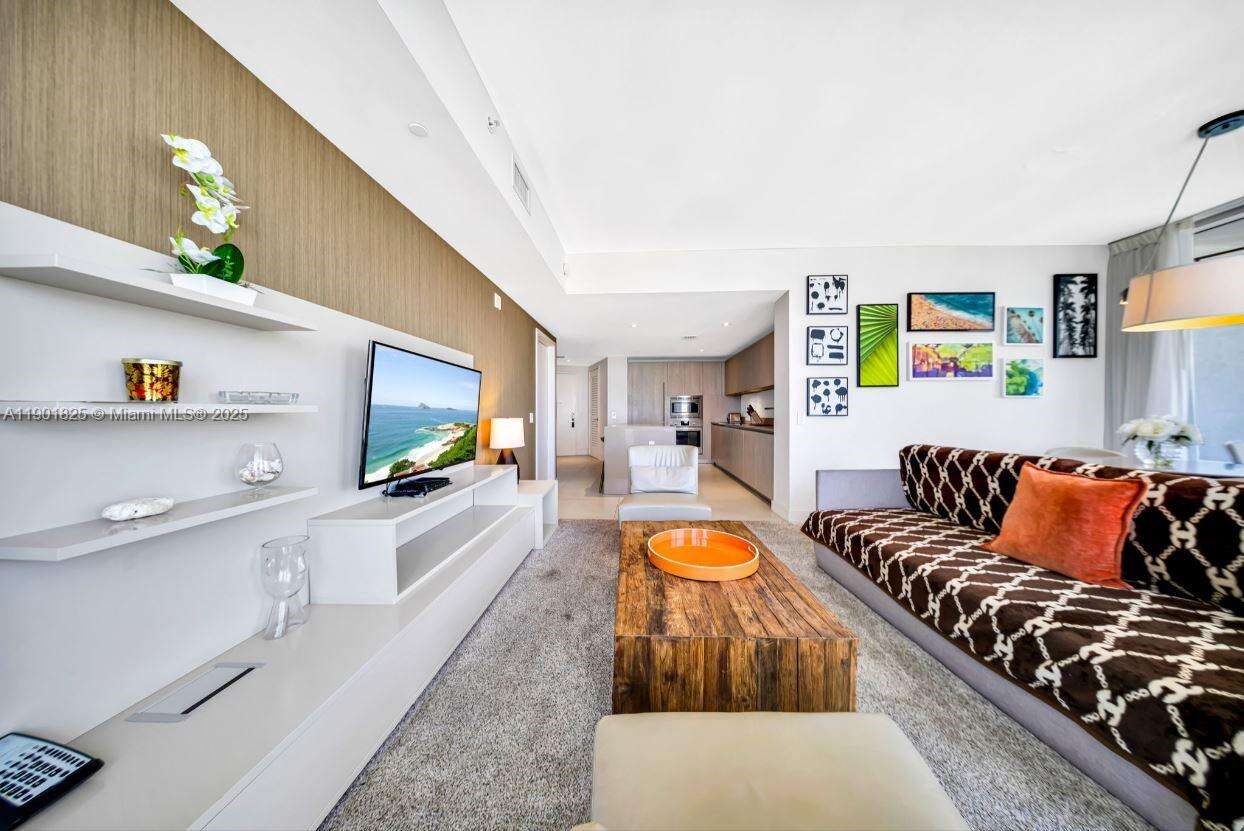 Hyde Resort at 4111 Ocean Dr, Hollywood, FL 33019 - For Sale photo 9