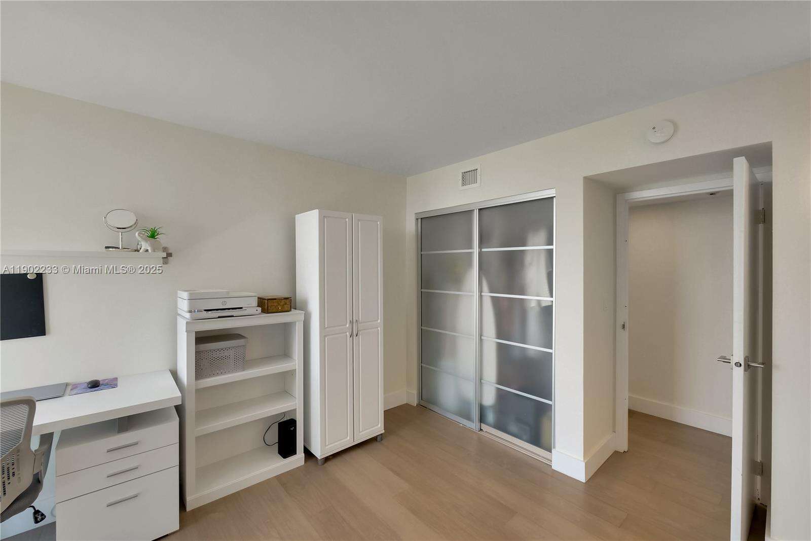 Arlen House at 100 Bayview Dr, Sunny Isles Beach, FL 33160 - For Sale photo 25
