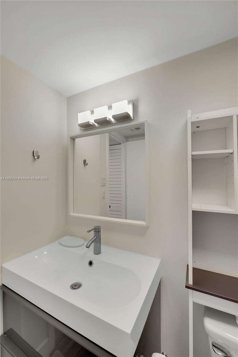 Arlen House at 100 Bayview Dr, Sunny Isles Beach, FL 33160 - For Sale photo 28