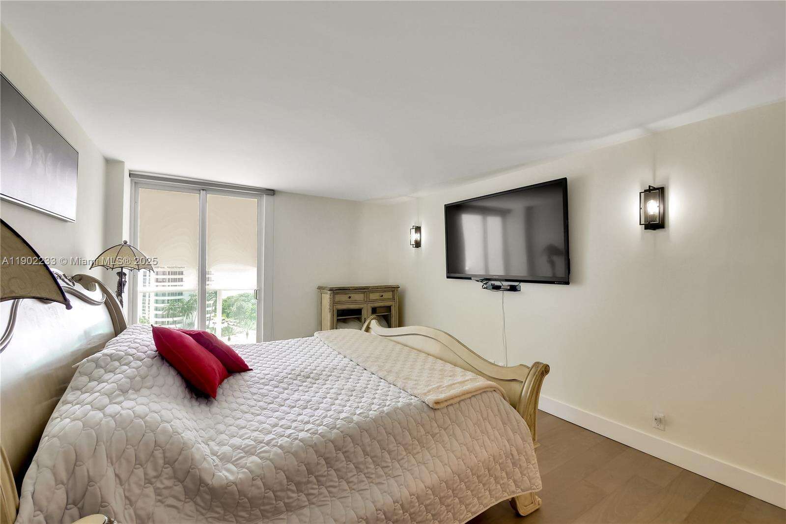 Arlen House at 100 Bayview Dr, Sunny Isles Beach, FL 33160 - For Sale photo 30