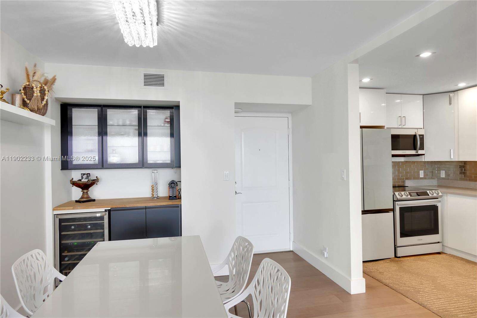 Arlen House at 100 Bayview Dr, Sunny Isles Beach, FL 33160 - For Sale photo 4