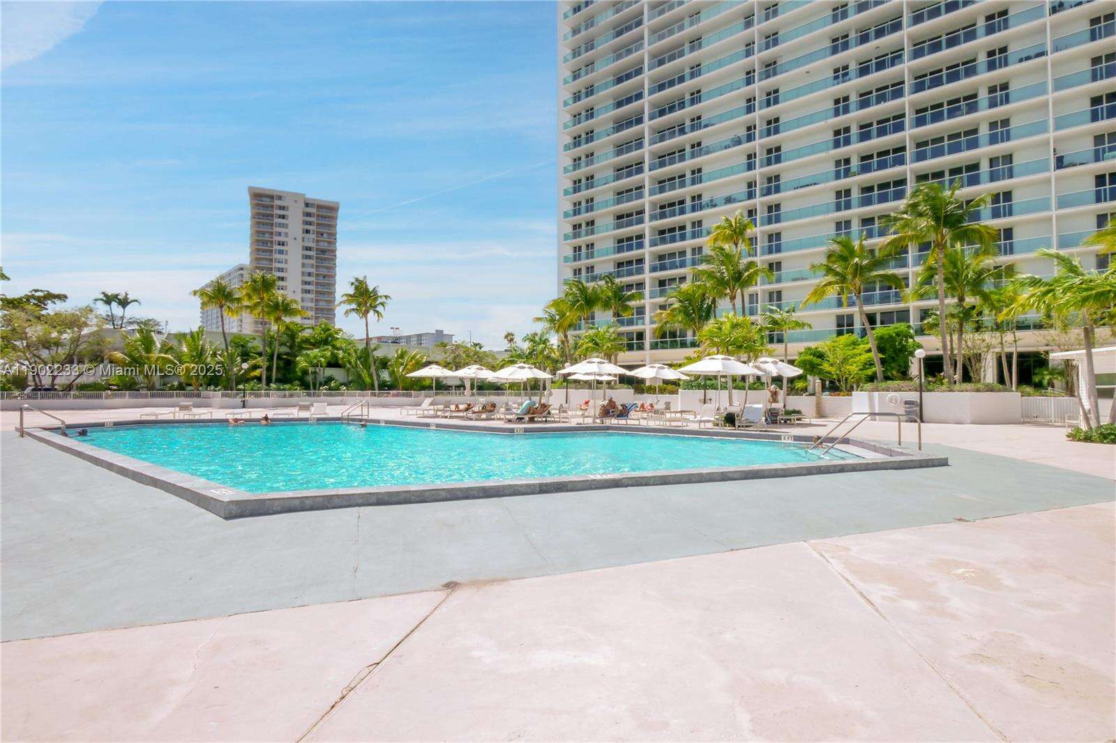Arlen House at 100 Bayview Dr, Sunny Isles Beach, FL 33160 - For Sale photo 38