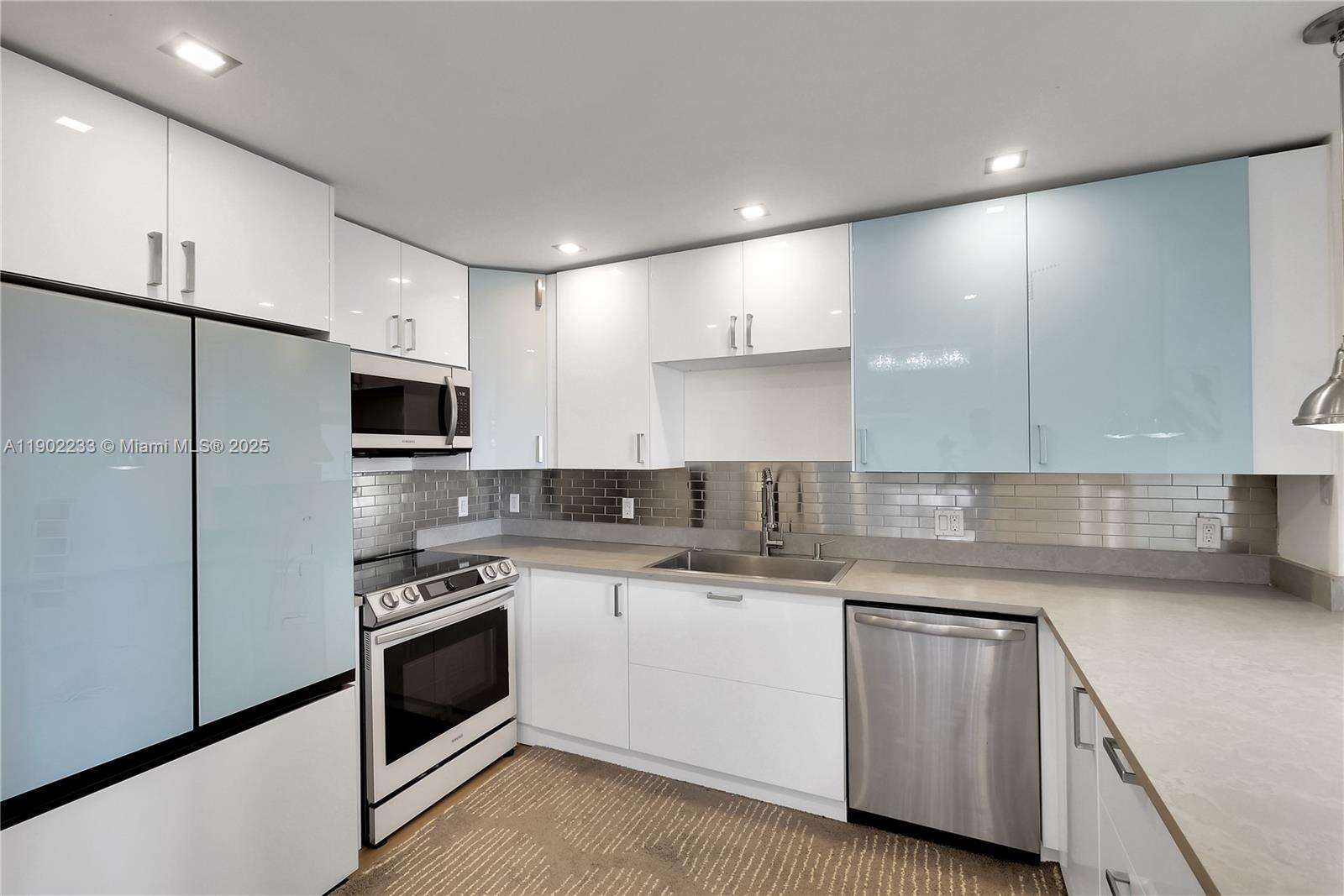Arlen House at 100 Bayview Dr, Sunny Isles Beach, FL 33160 - For Sale photo 5