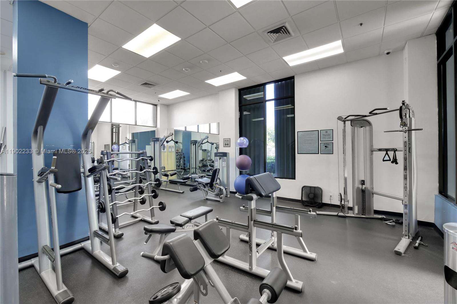 Arlen House at 100 Bayview Dr, Sunny Isles Beach, FL 33160 - For Sale photo 48