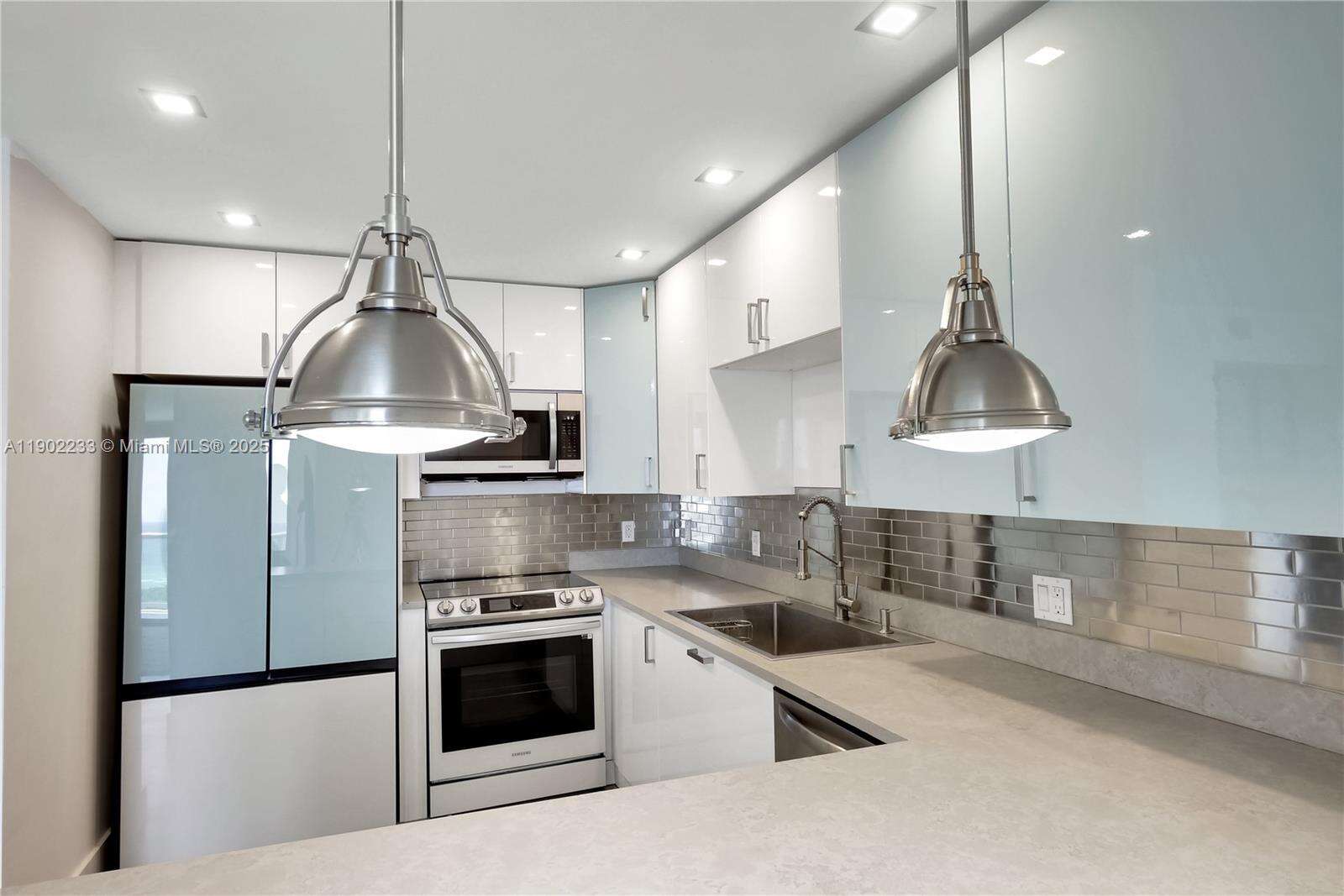 Arlen House at 100 Bayview Dr, Sunny Isles Beach, FL 33160 - For Sale photo 7