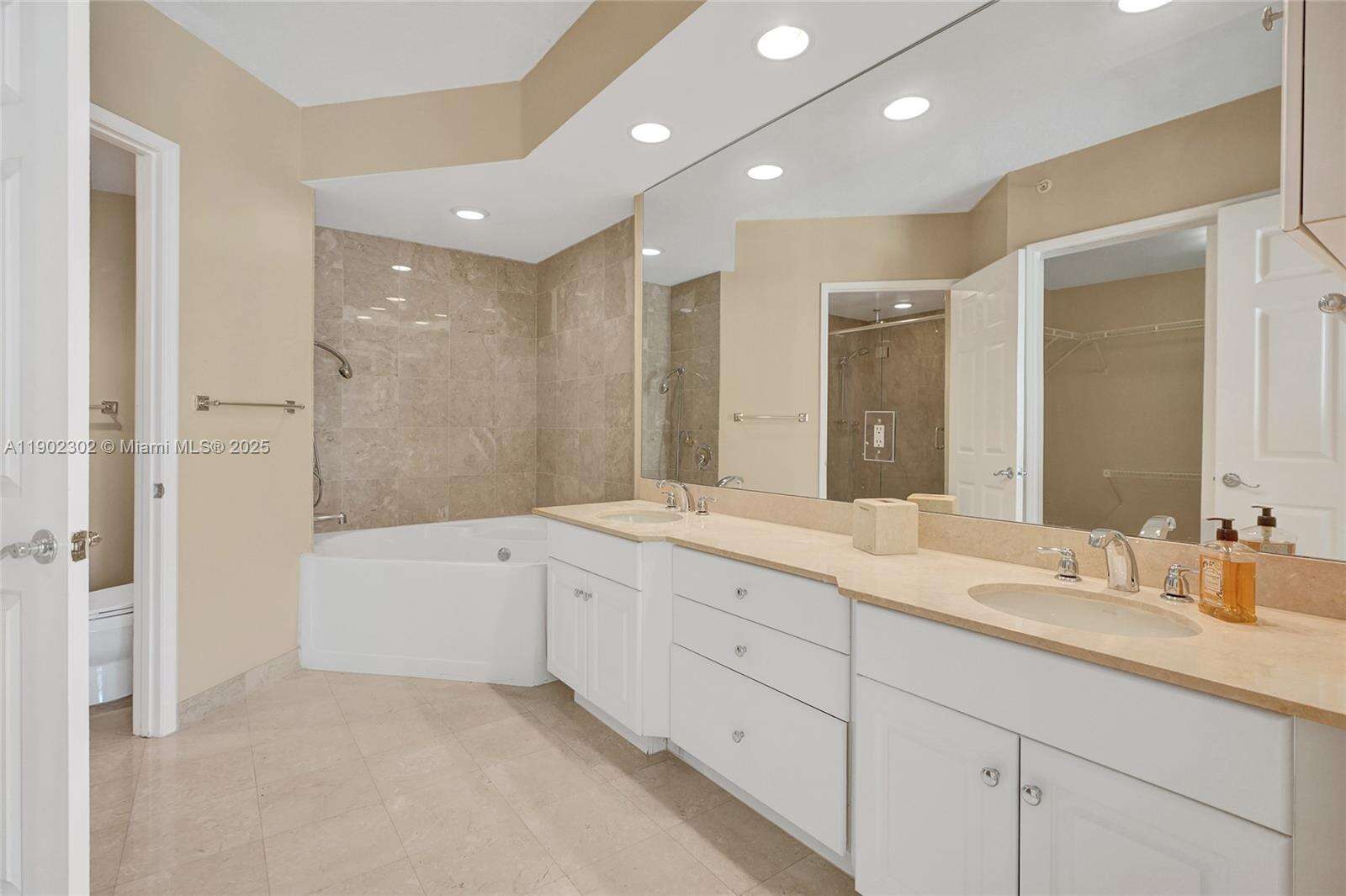 Hidden Bay at 3370 Hidden Bay Dr, Aventura, FL 33180 - For Sale photo 28