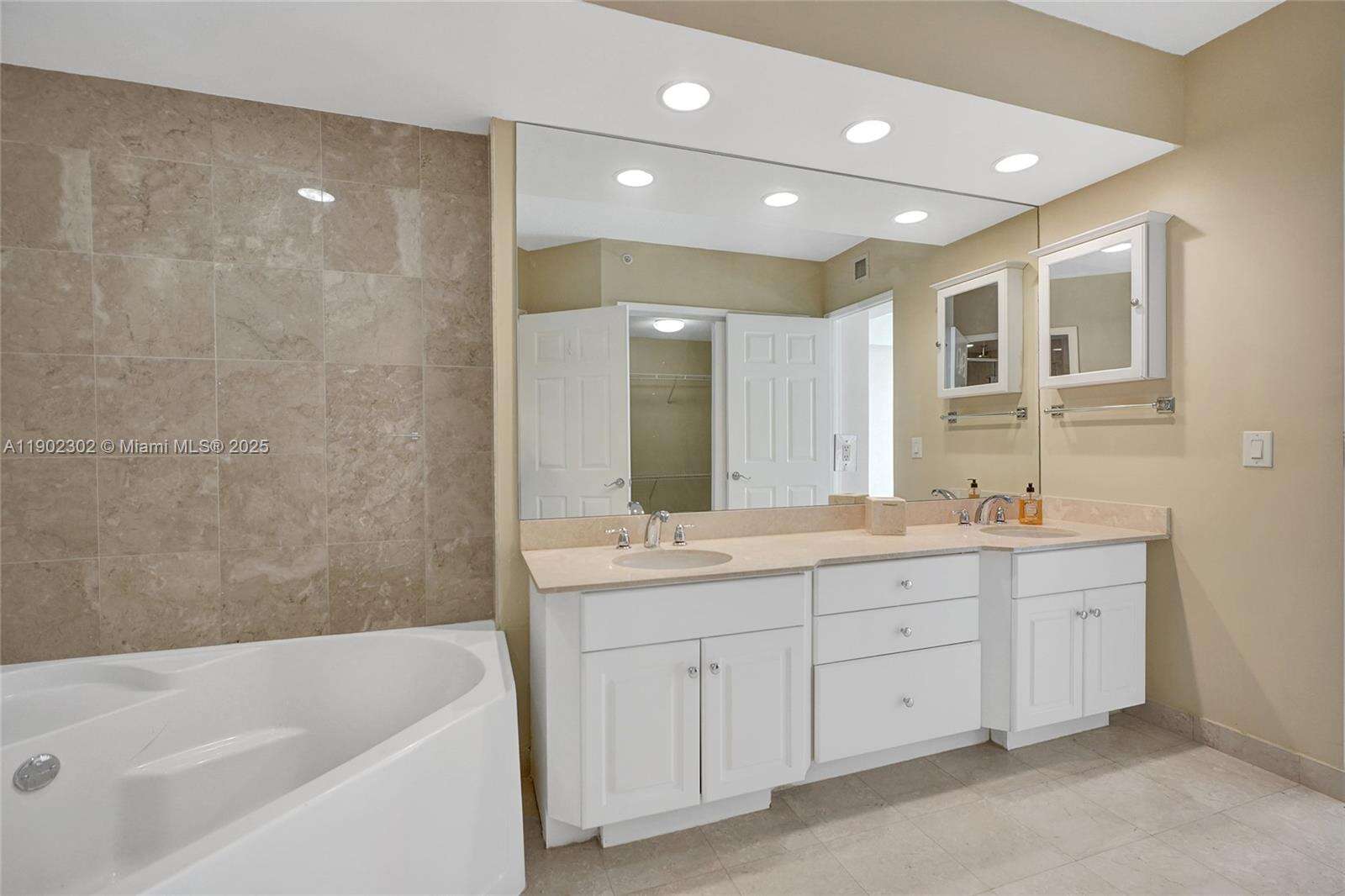 Hidden Bay at 3370 Hidden Bay Dr, Aventura, FL 33180 - For Sale photo 30