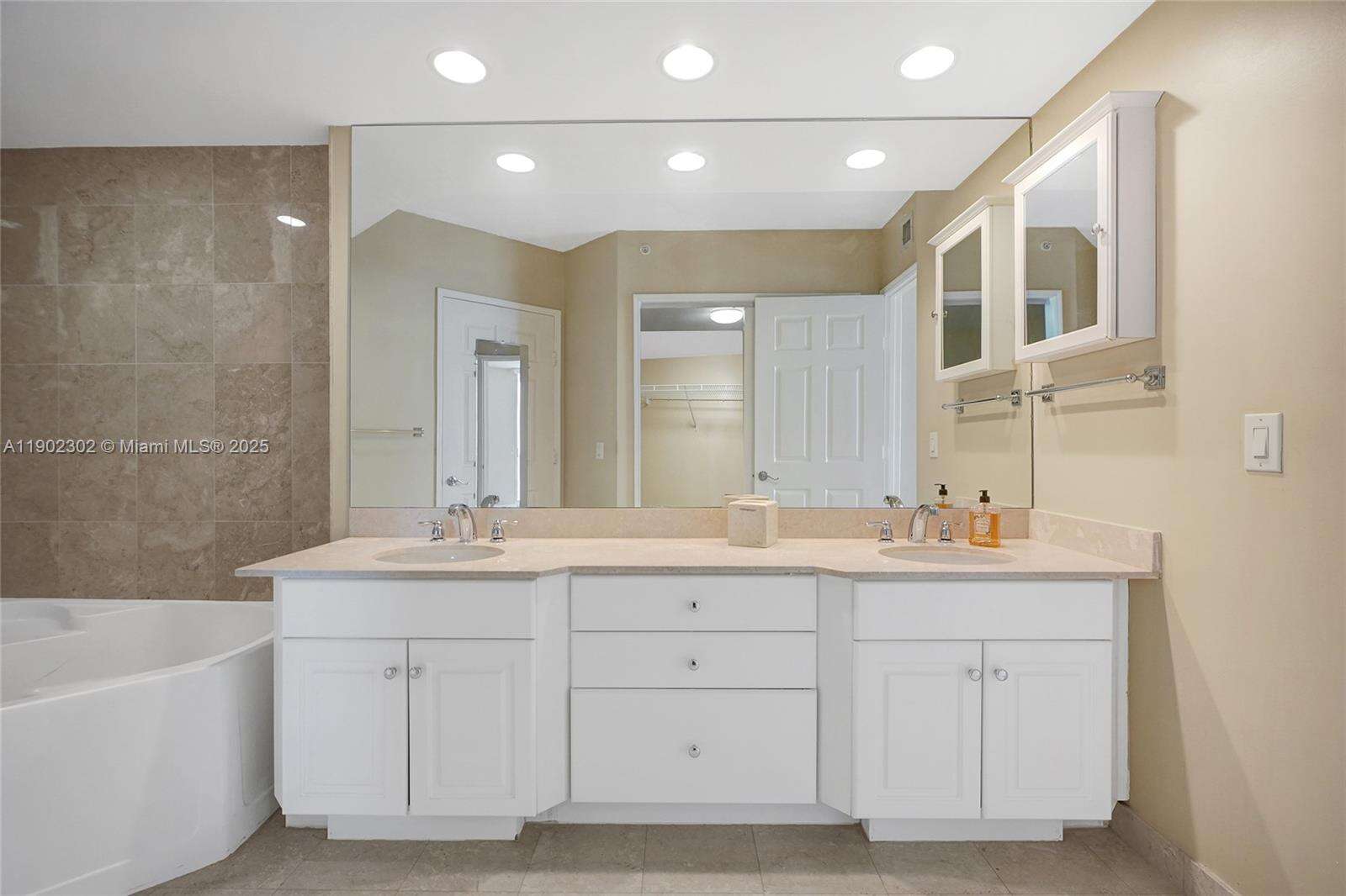 Hidden Bay at 3370 Hidden Bay Dr, Aventura, FL 33180 - For Sale photo 32