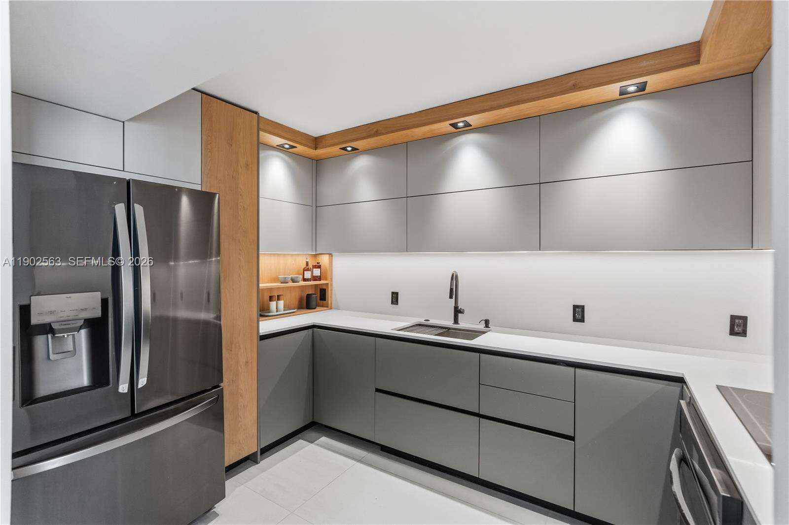Arlen House at 100 Bayview Dr, Sunny Isles Beach, FL 33160 - For Sale photo 12