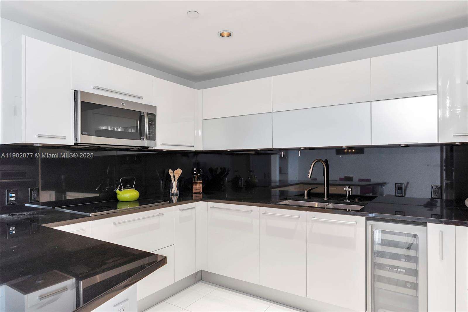 JADE OCEAN - 17121 Collins Ave, Sunny Isles Beach, FL 33160 | Picture 11