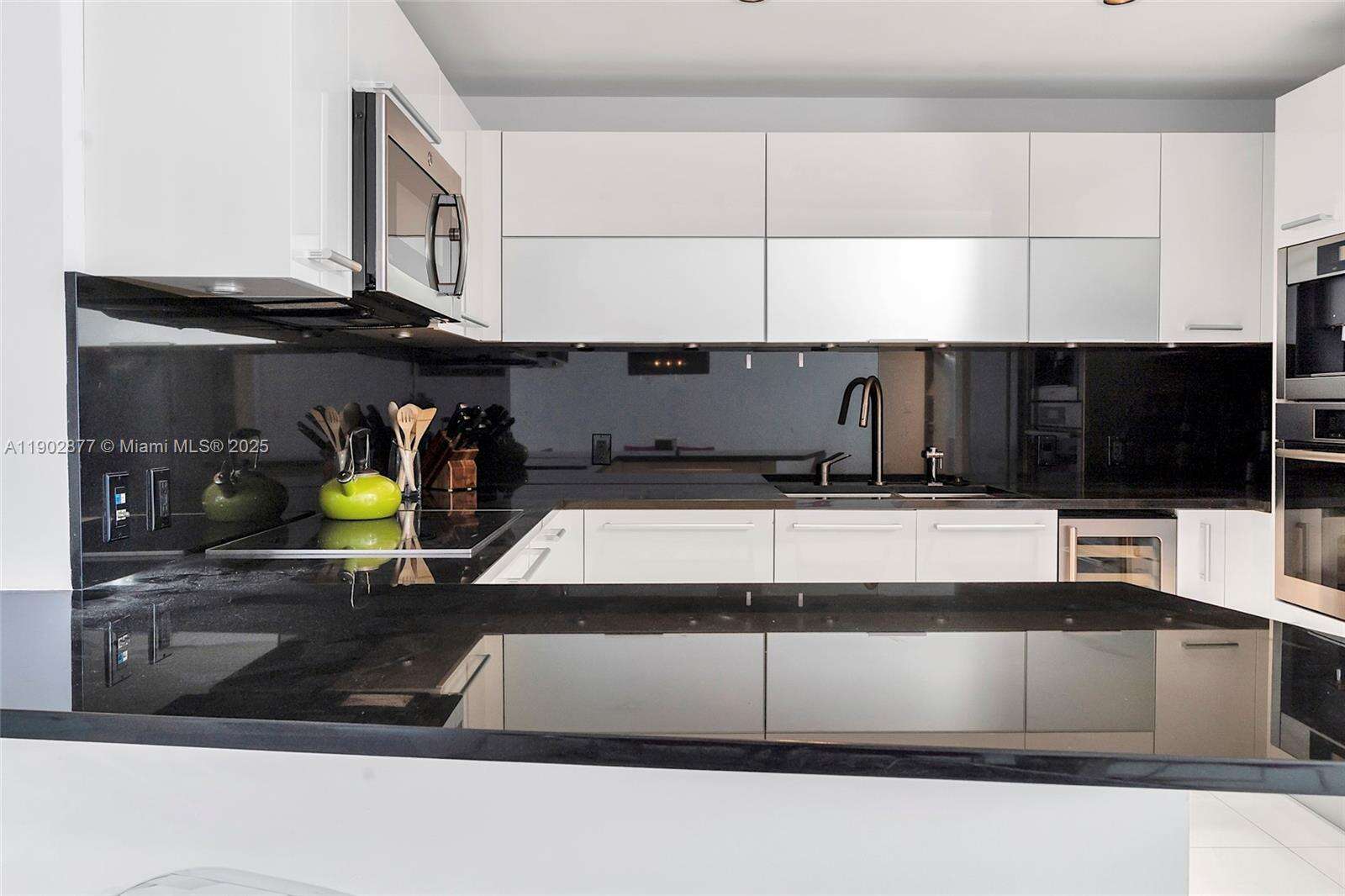 JADE OCEAN - 17121 Collins Ave, Sunny Isles Beach, FL 33160 | Picture 12