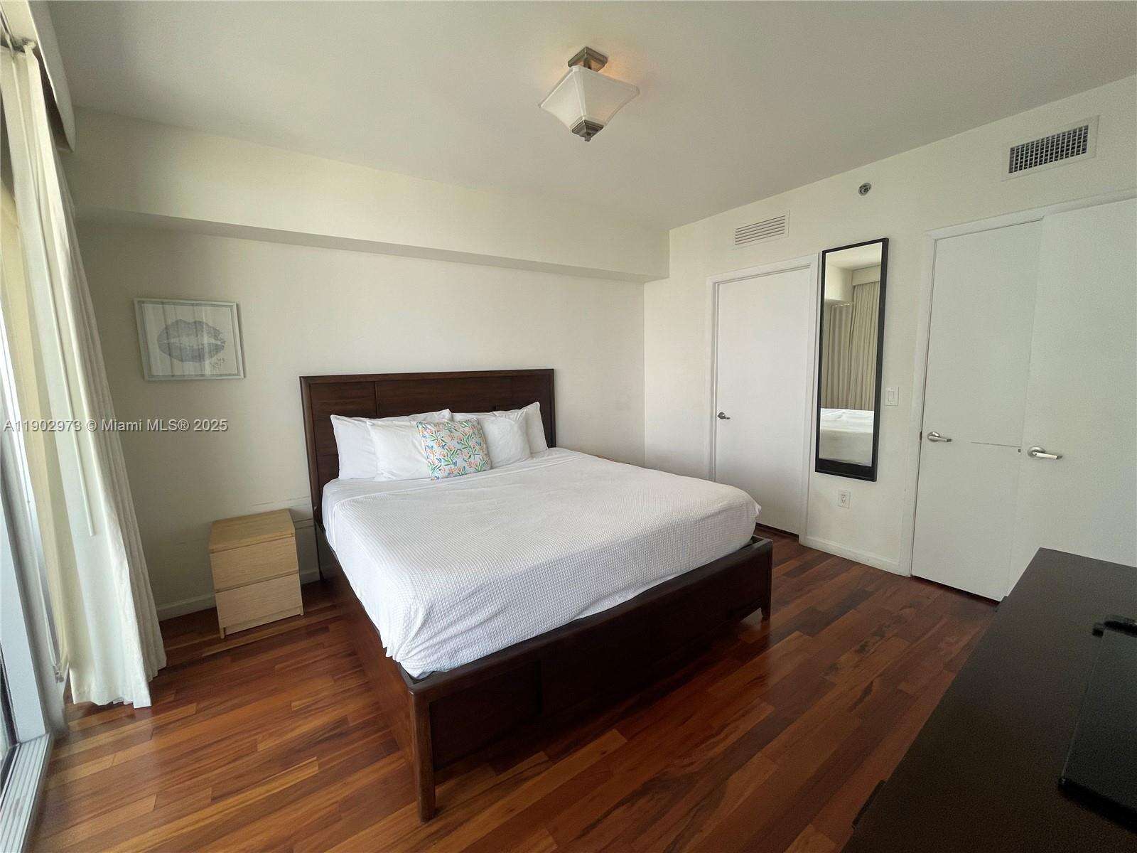 Icon Brickell 3 at Miami, FL 33131 - For Sale photo 11