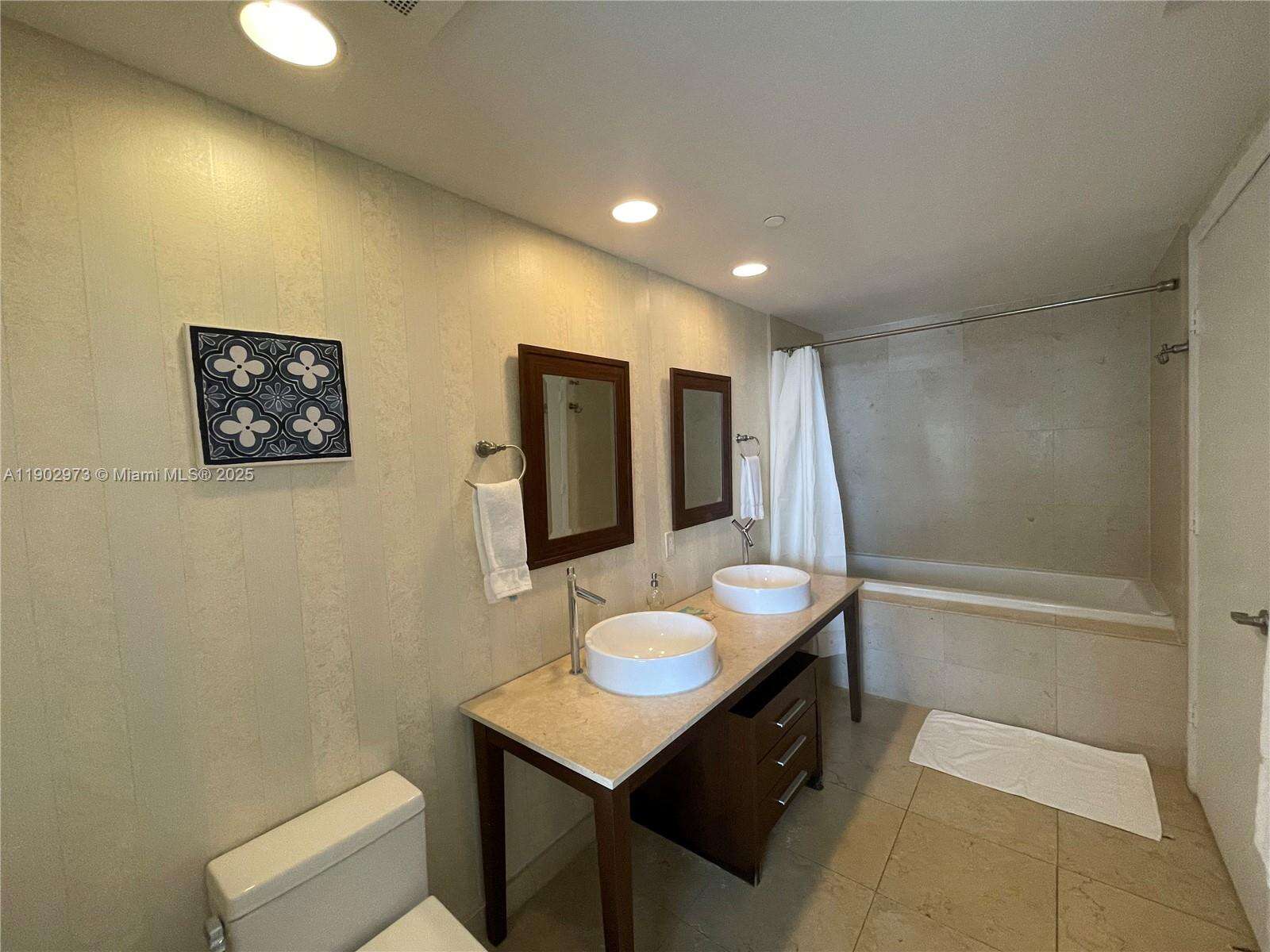 Icon Brickell 3 at Miami, FL 33131 - For Sale photo 13